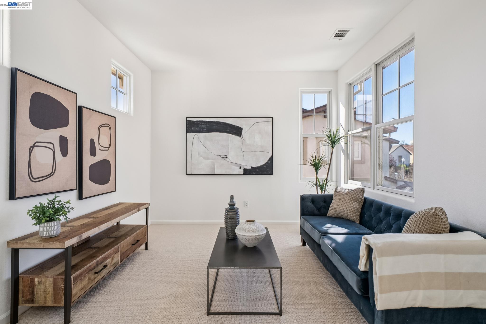 220 Hollister Avenue