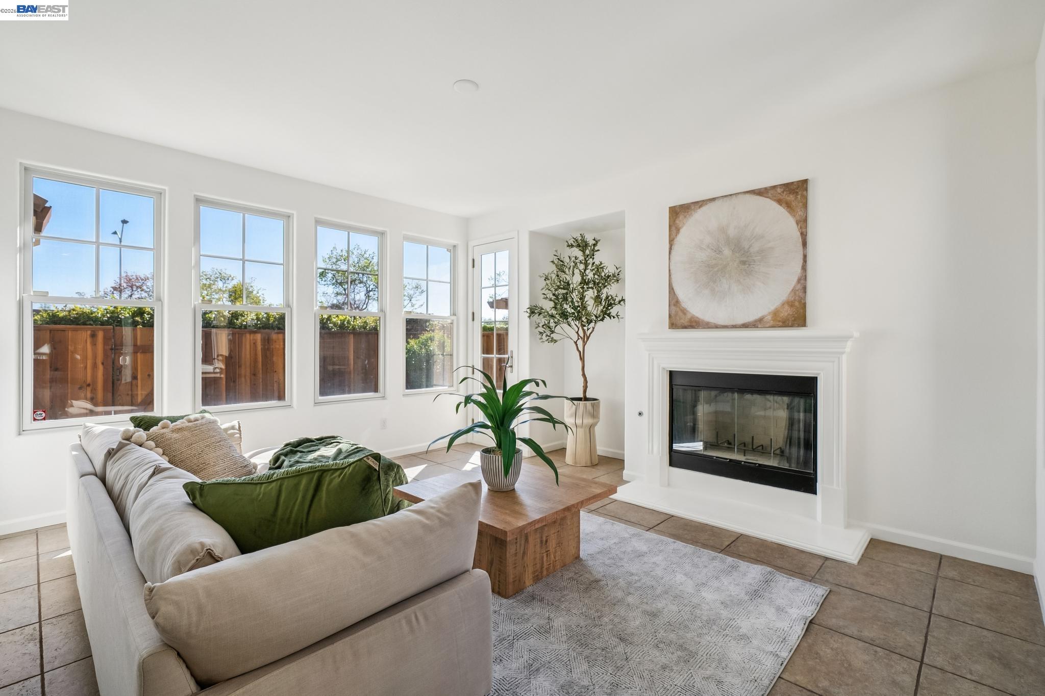 220 Hollister Avenue