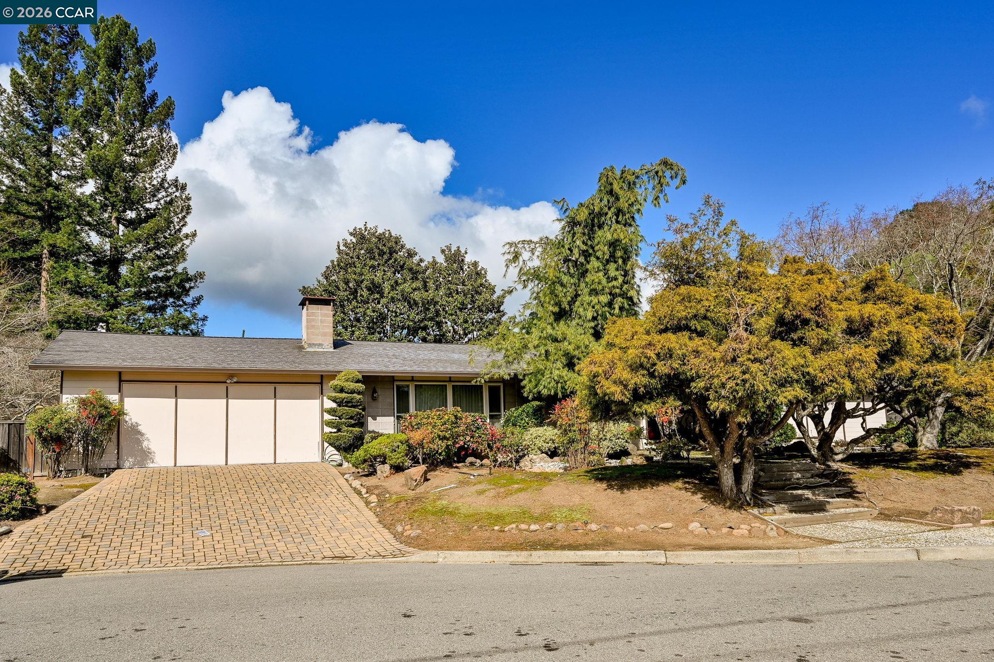 2 Aspen Ct.