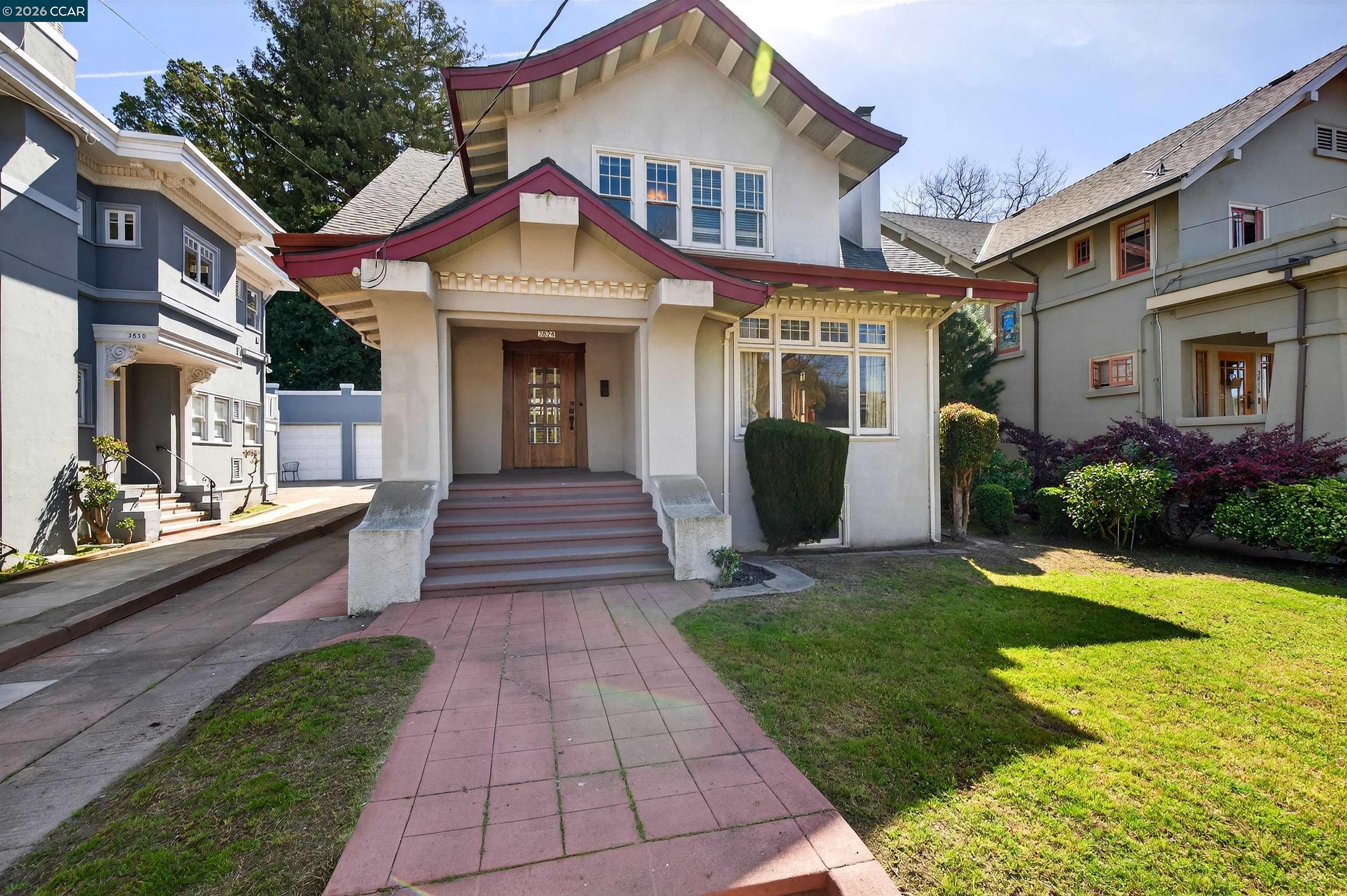3824 Lakeshore Ave
