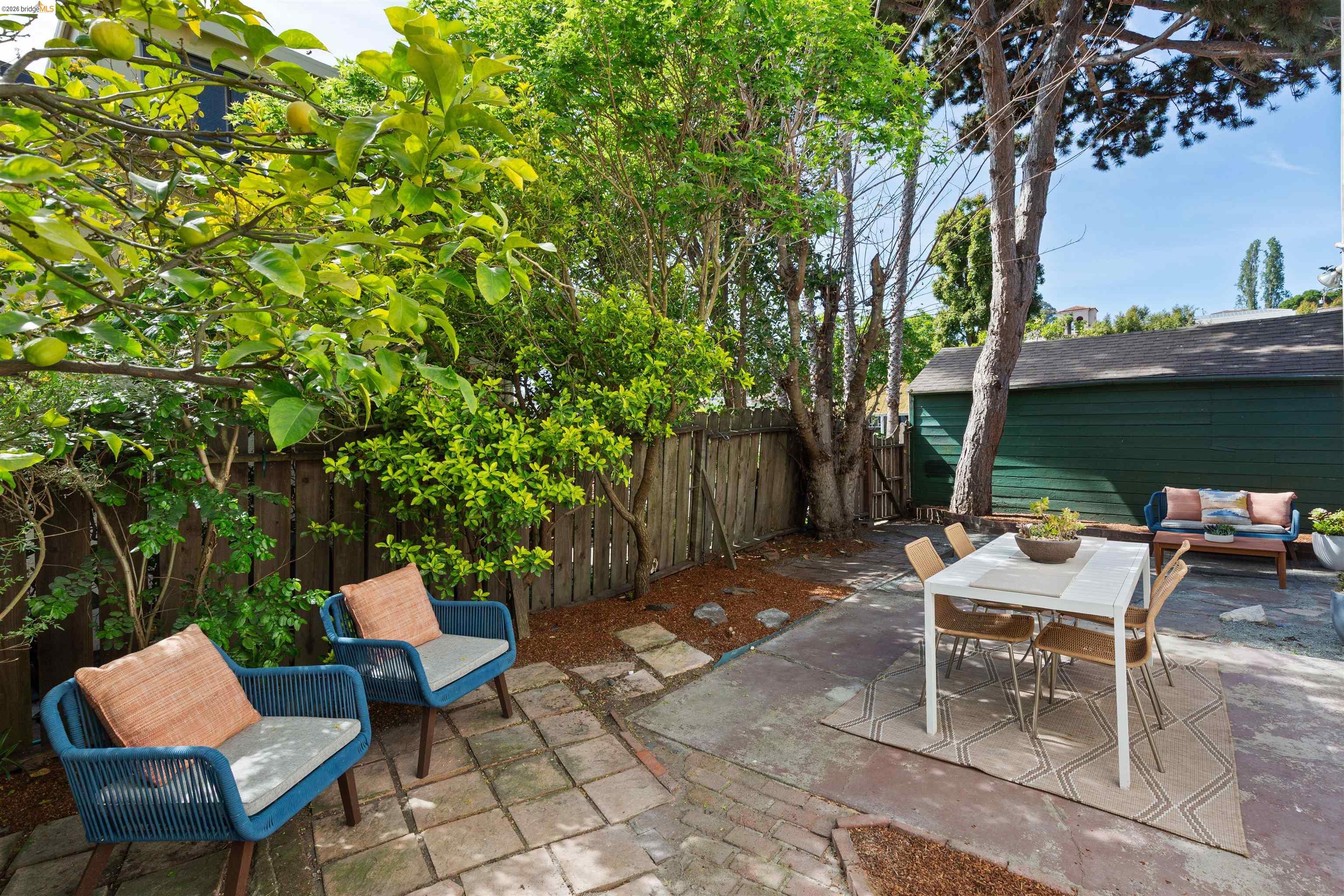 33 Ramona Ave