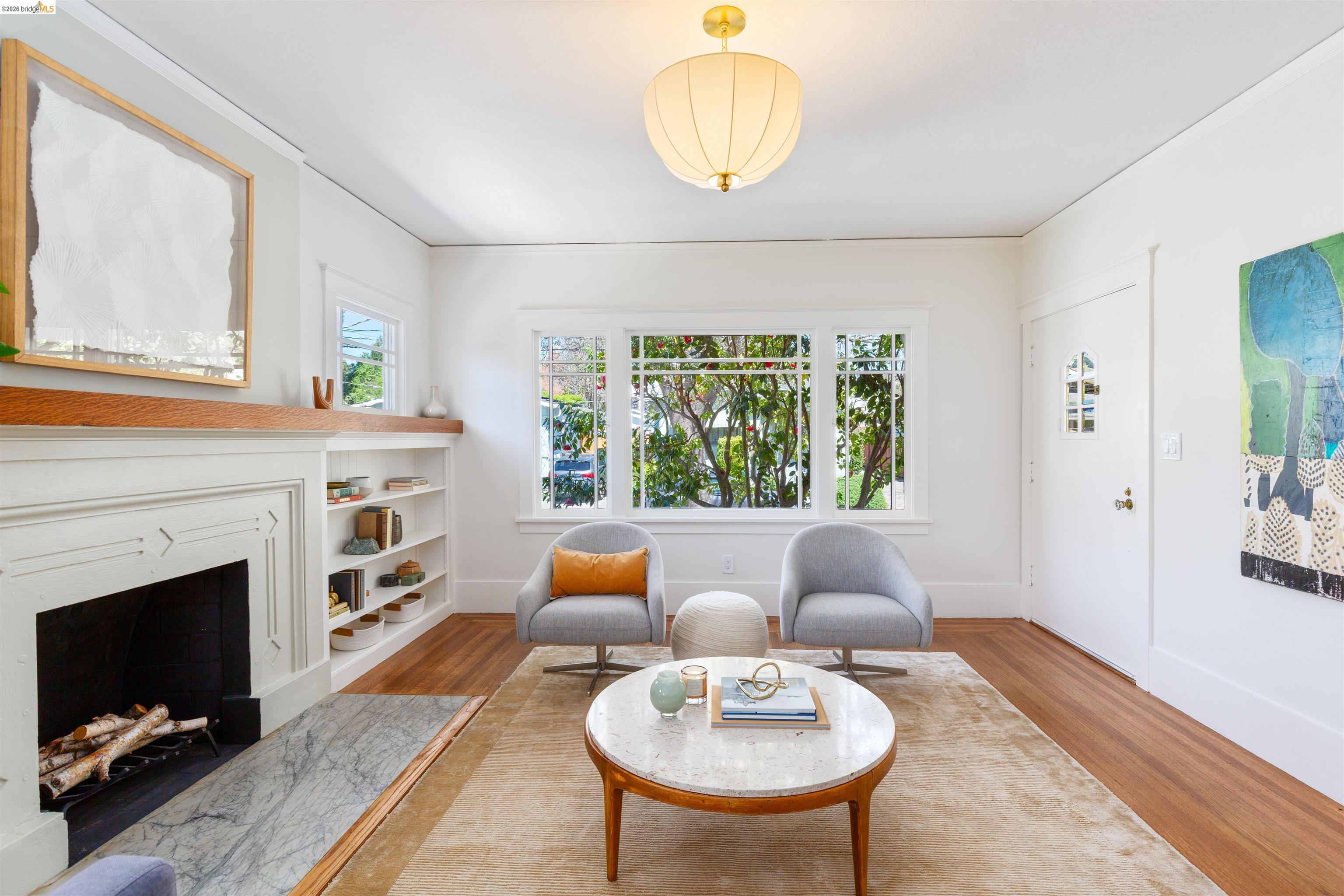 33 Ramona Ave