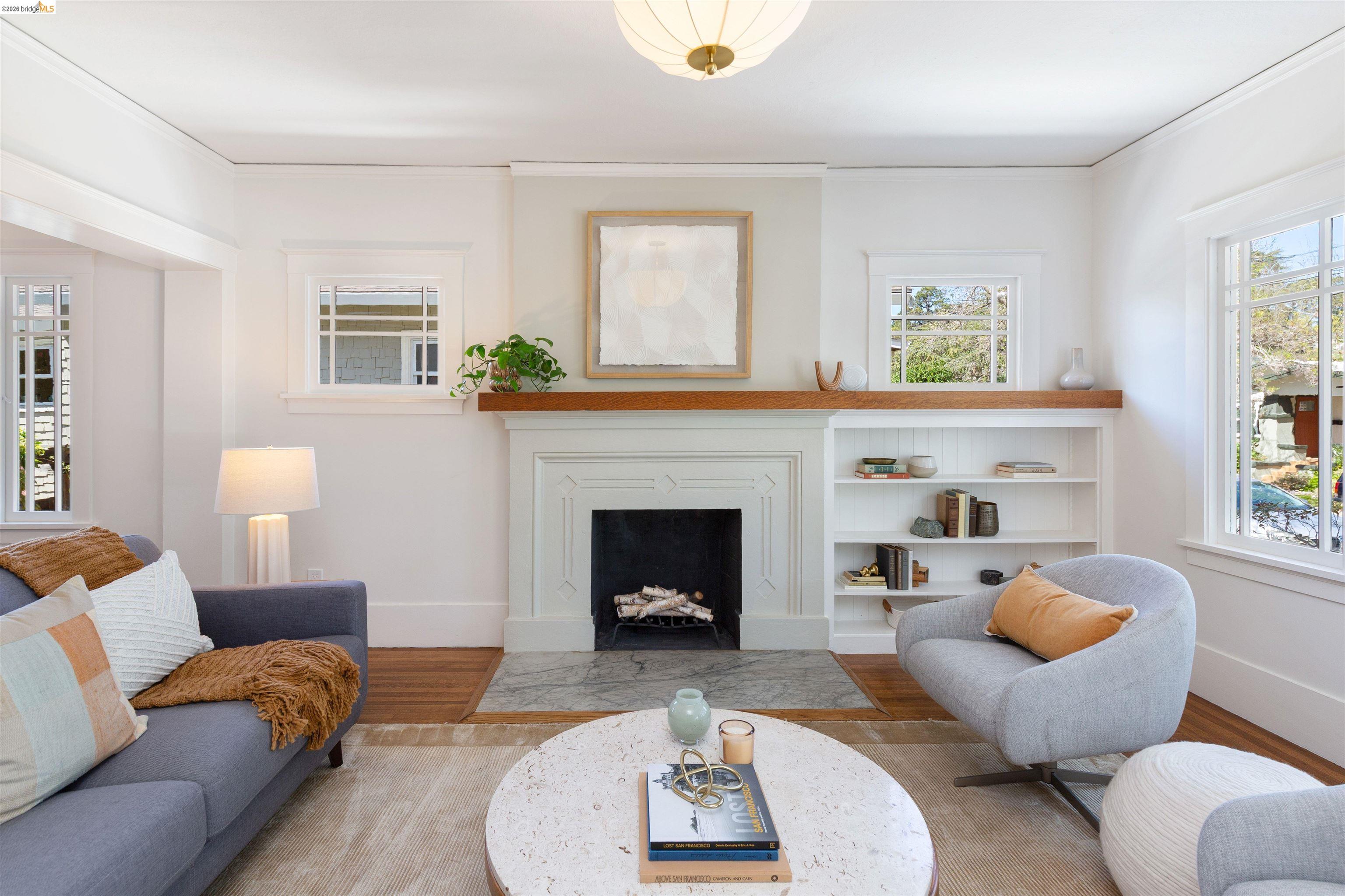 33 Ramona Ave