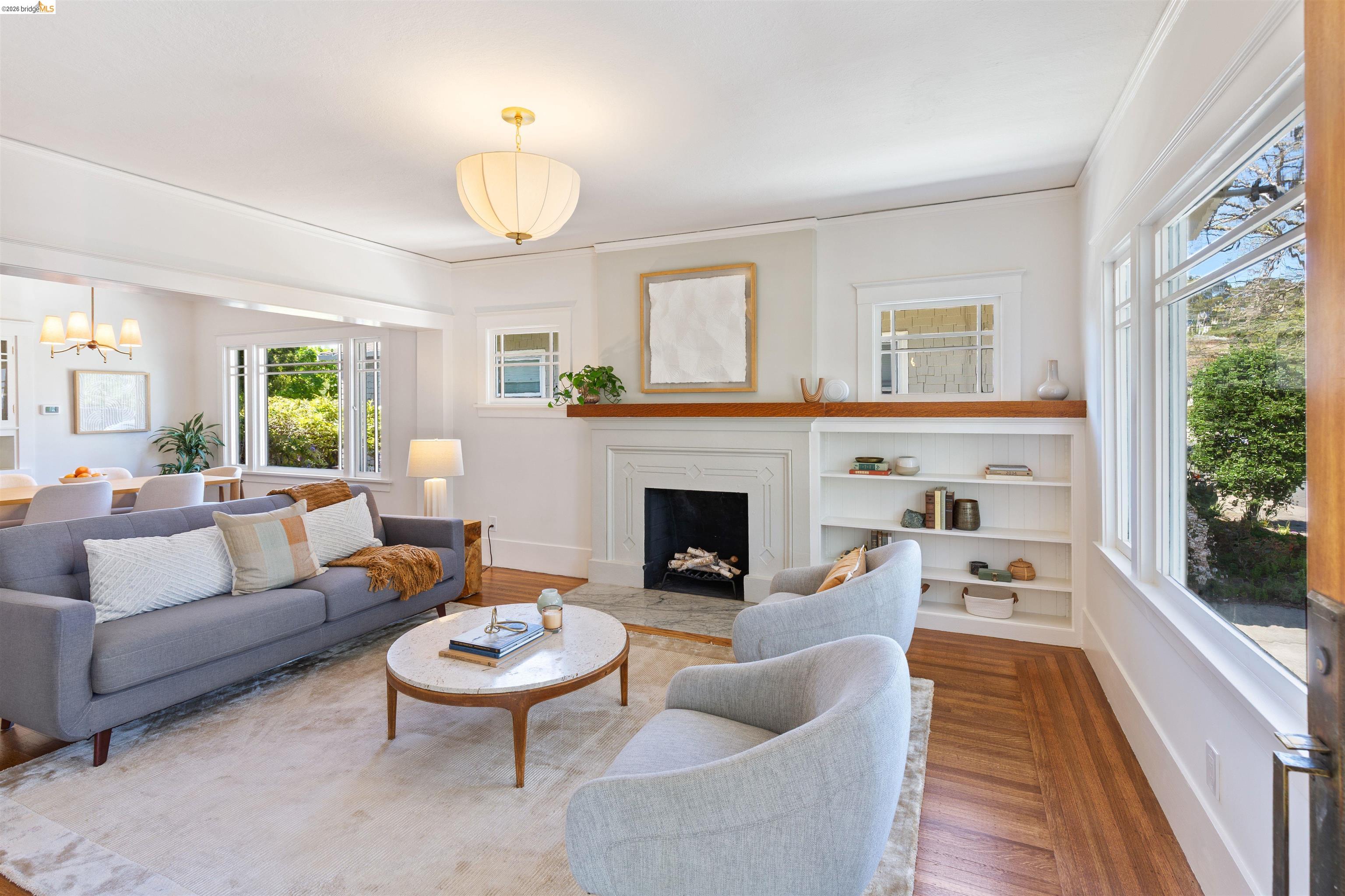 33 Ramona Ave