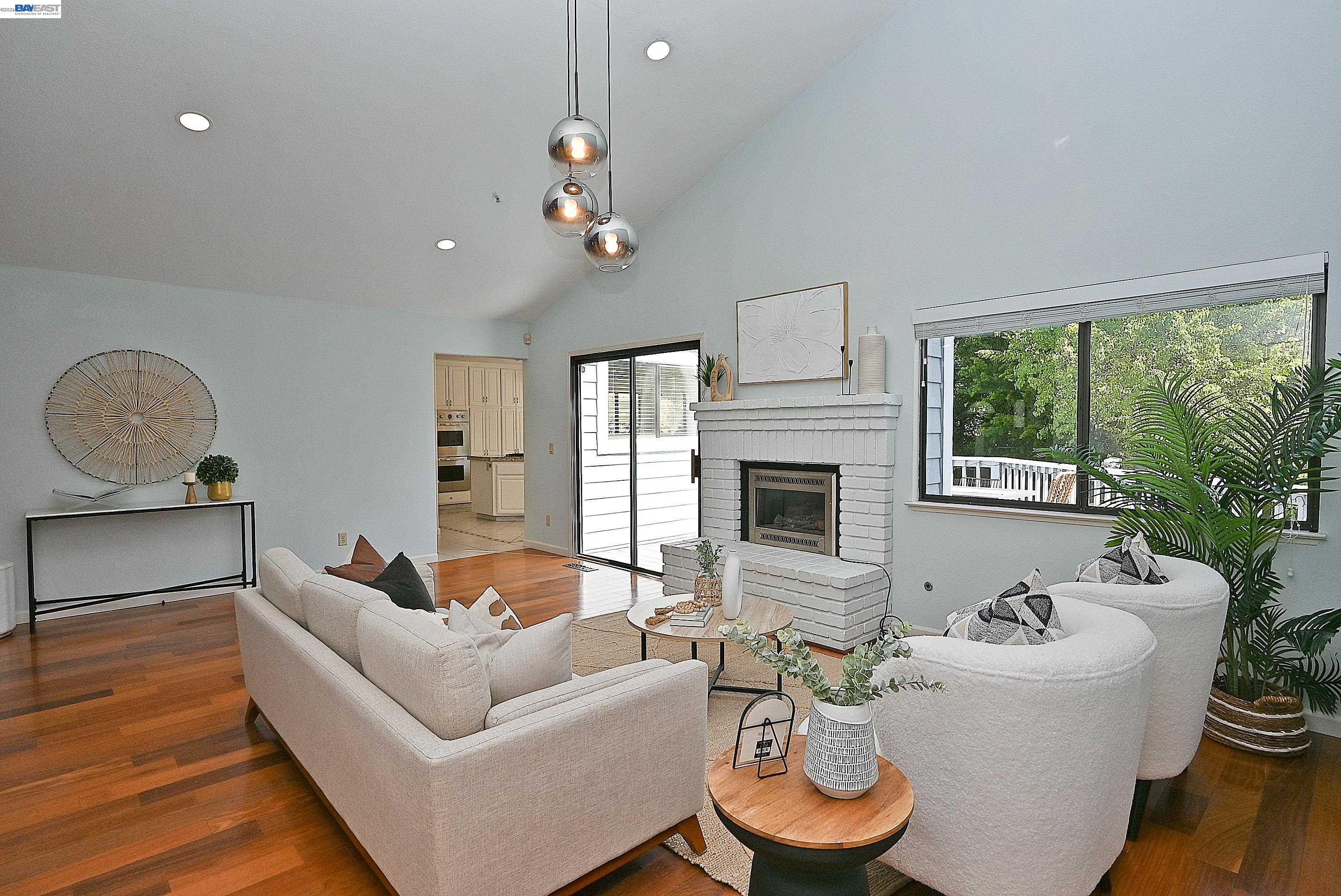 16 McNamara Ln