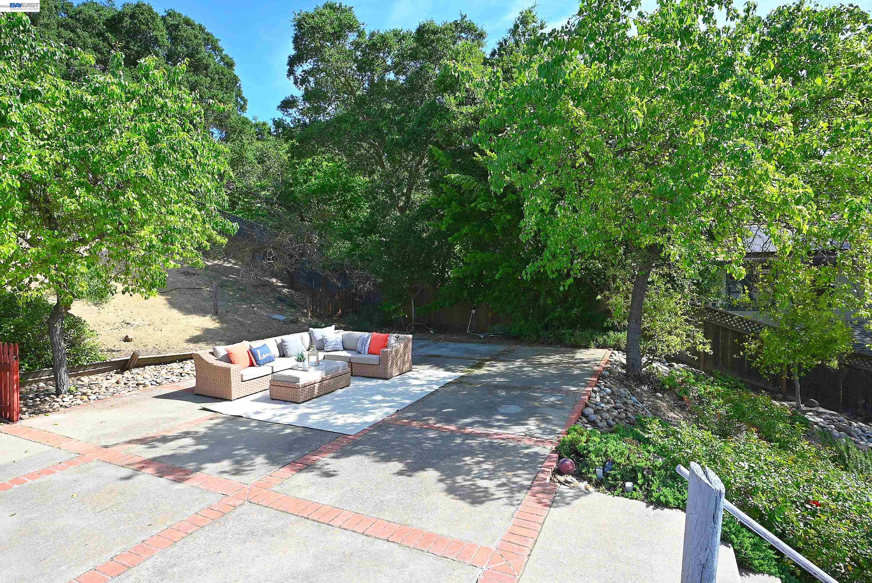 16 McNamara Ln