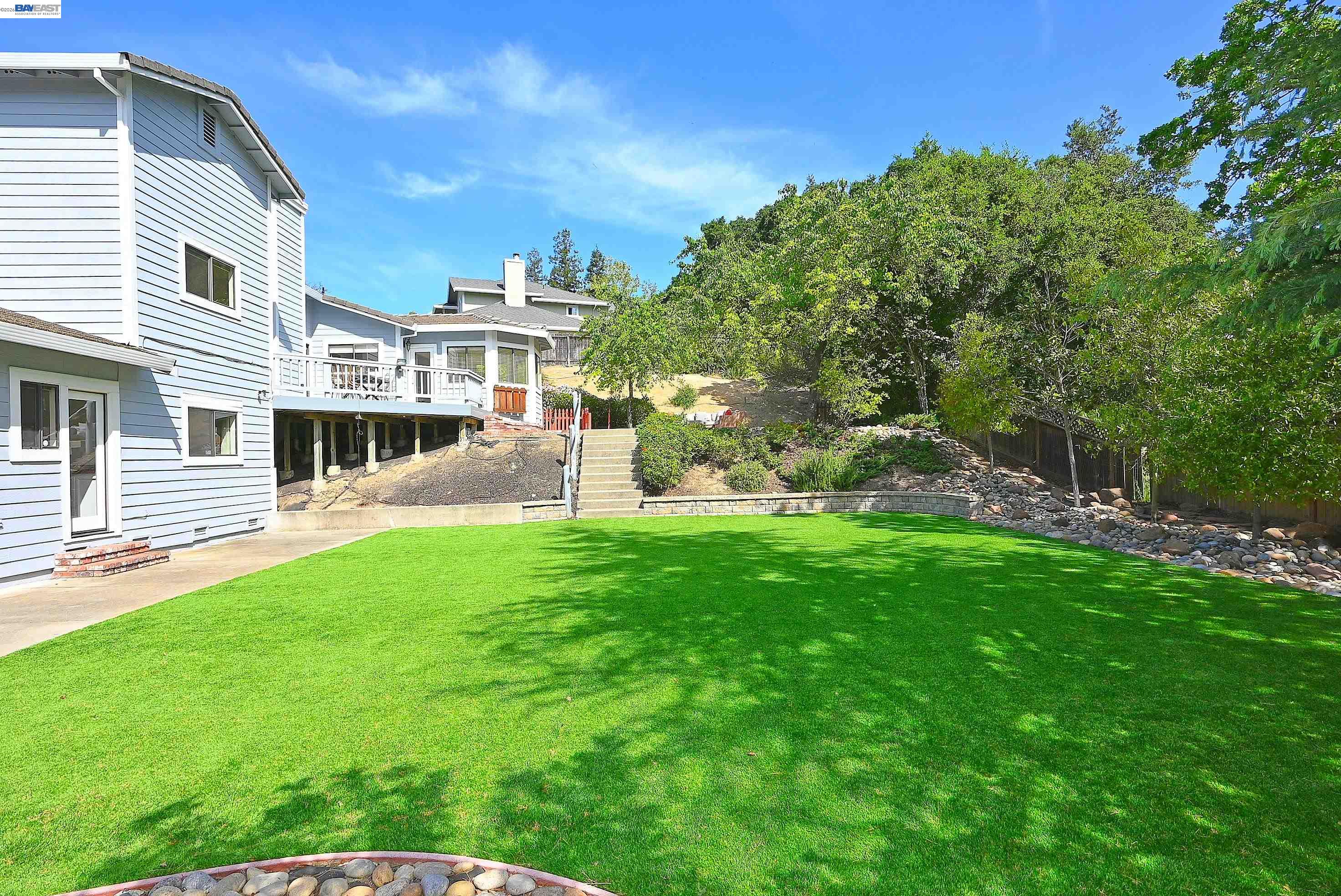16 McNamara Ln