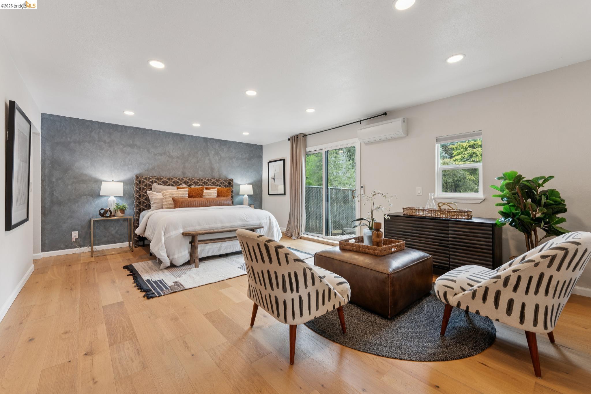 5200 Pinecrest Drive
