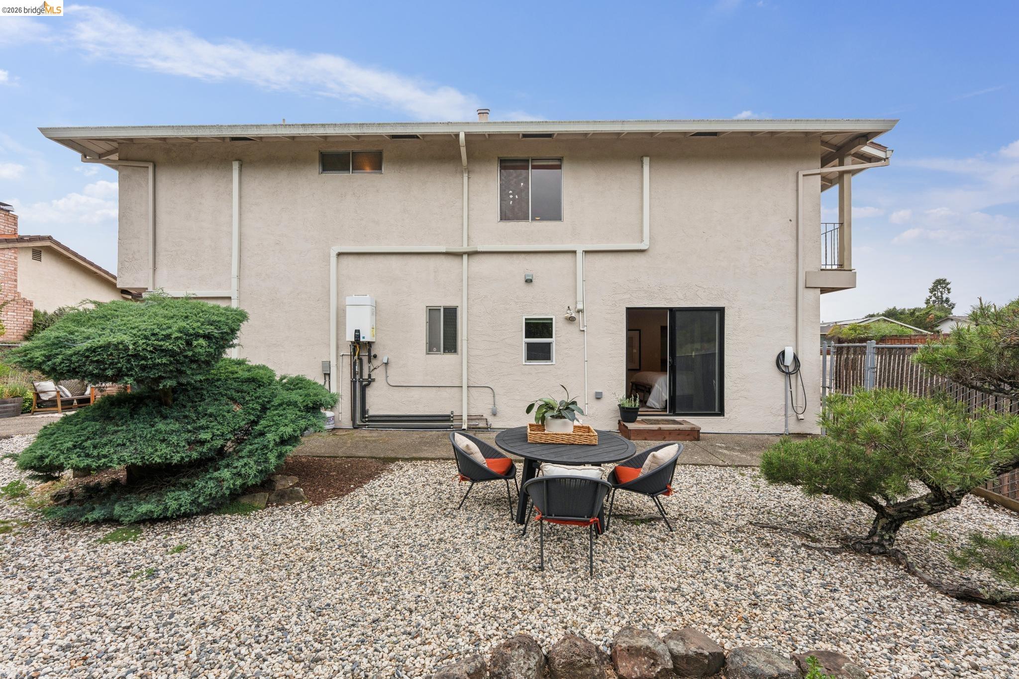 5200 Pinecrest Drive