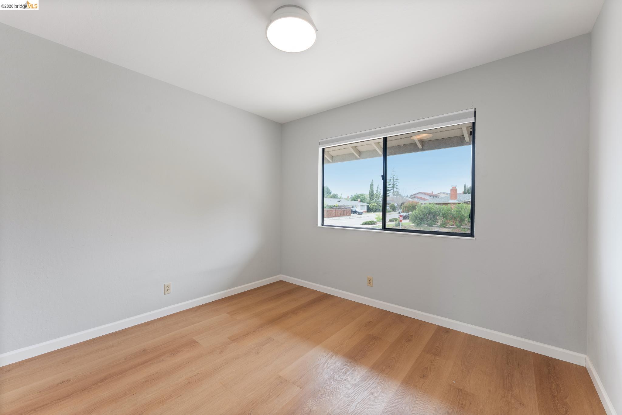 5200 Pinecrest Drive