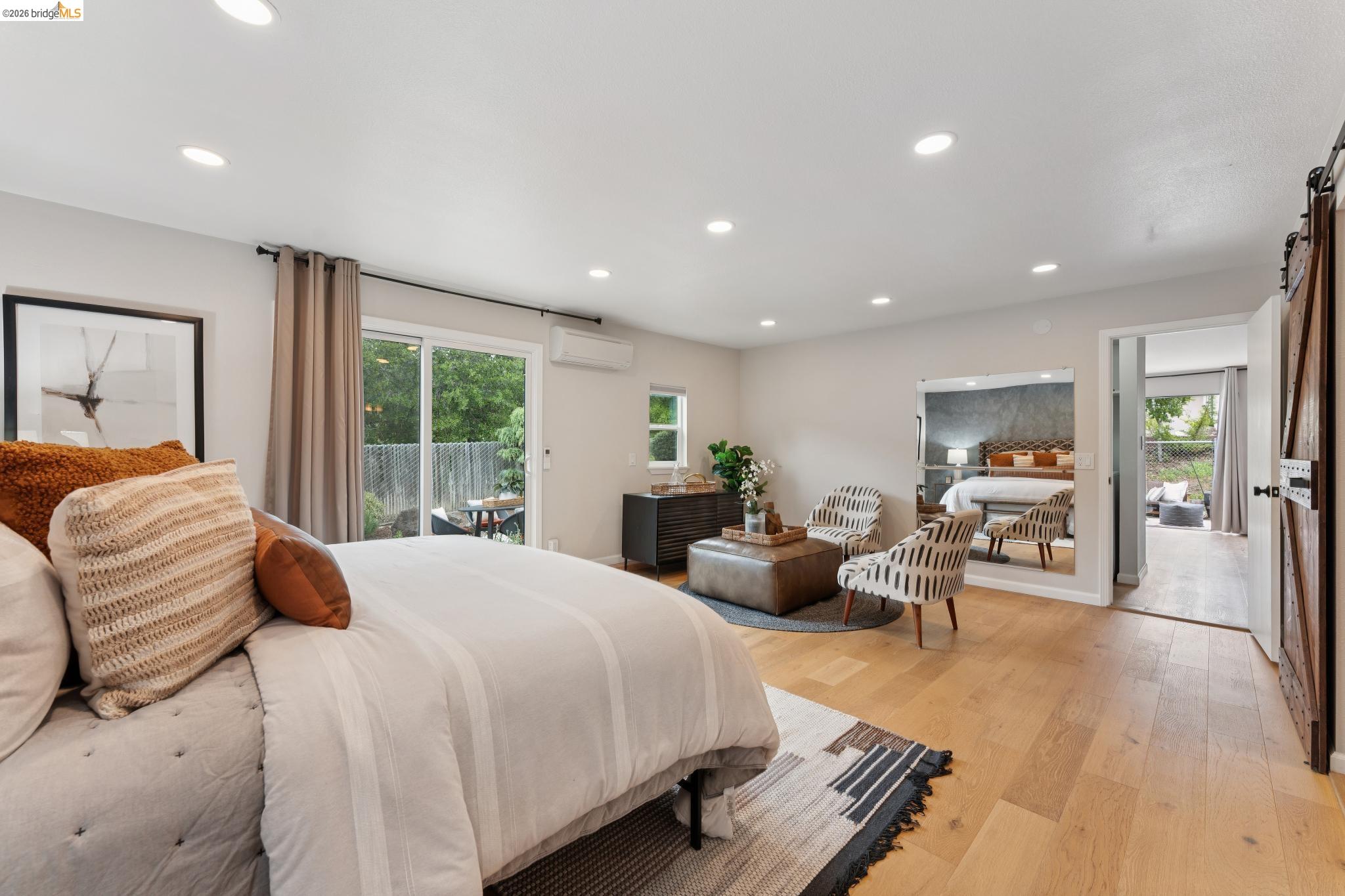 5200 Pinecrest Drive