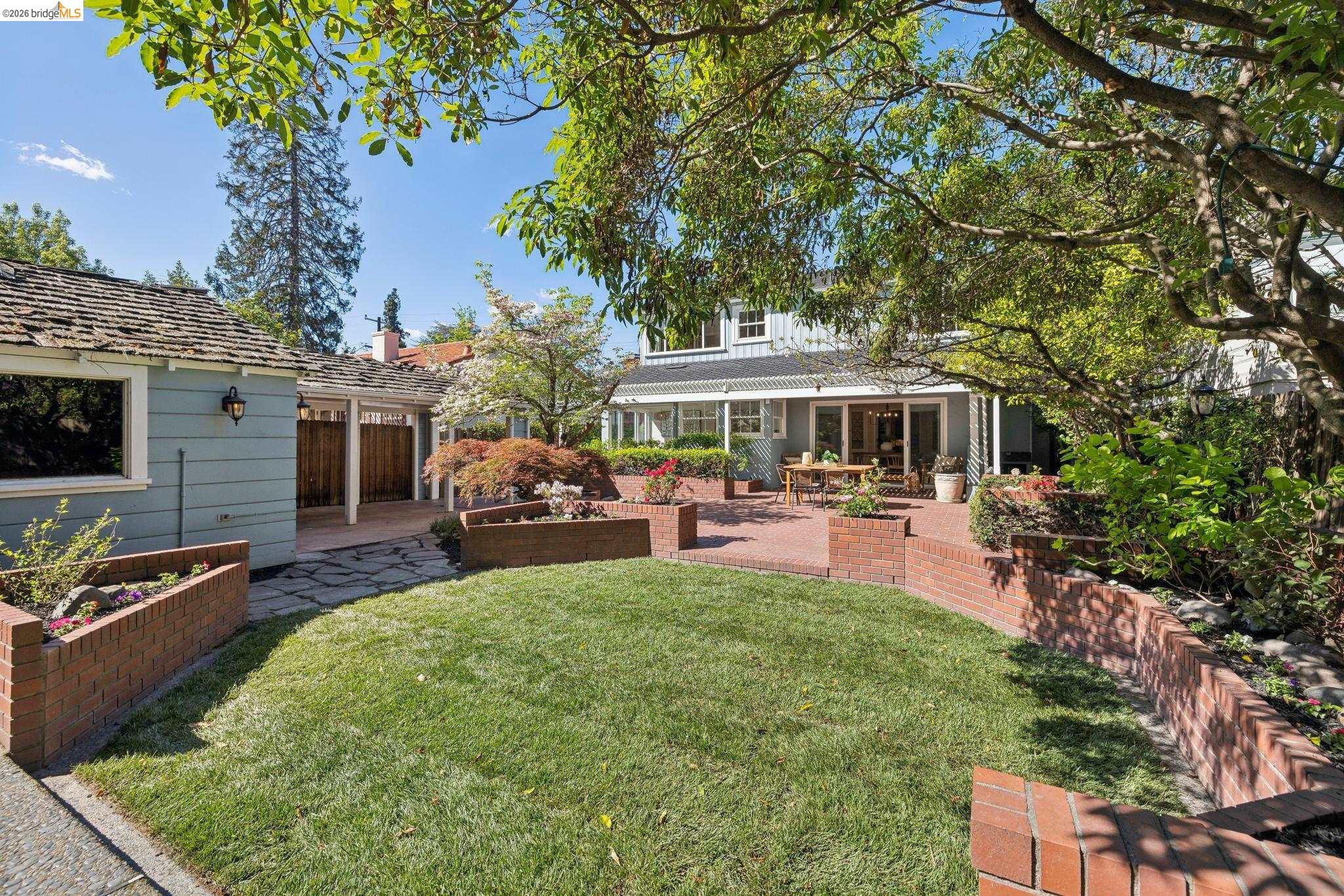 1193 Glen Dr.