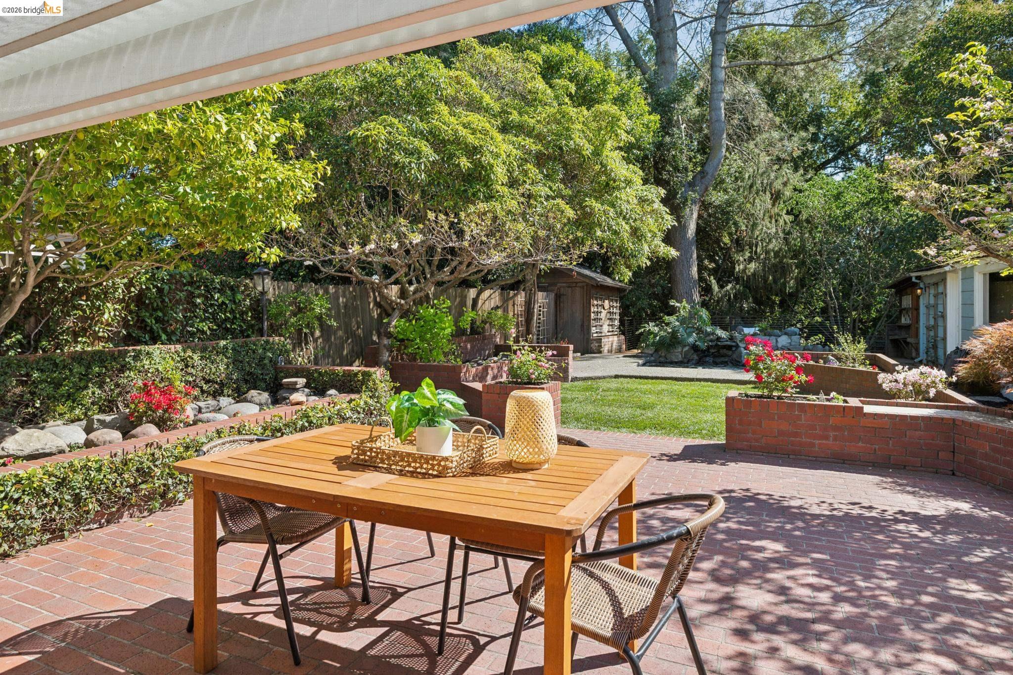 1193 Glen Dr.