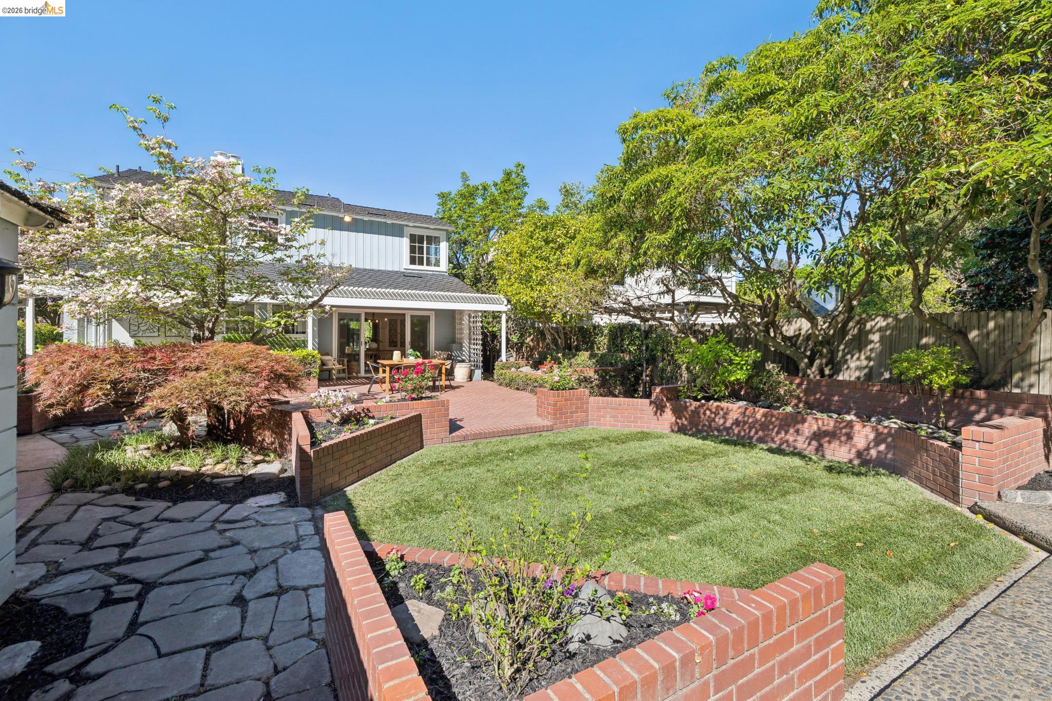 1193 Glen Dr.