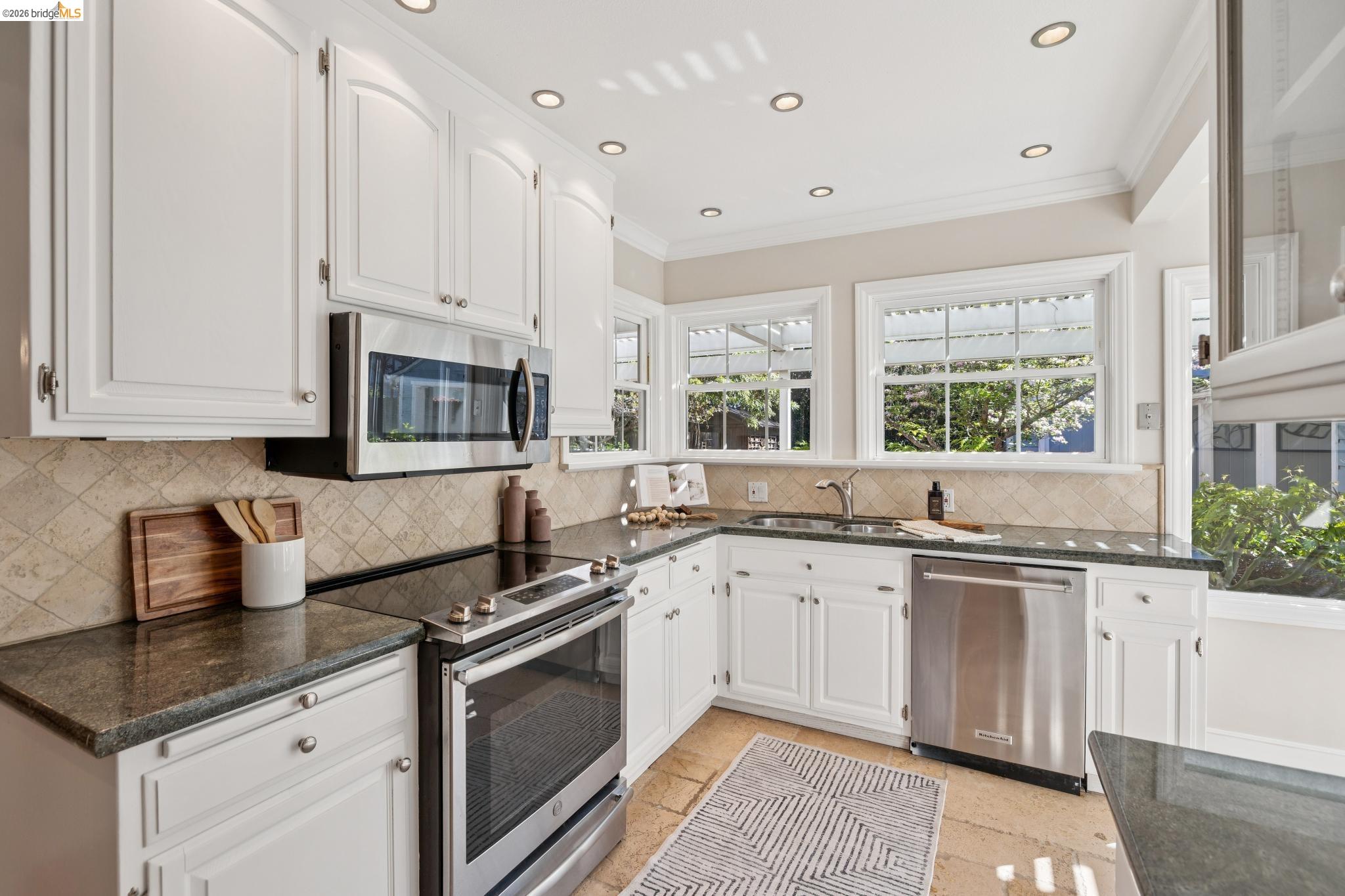 1193 Glen Dr.