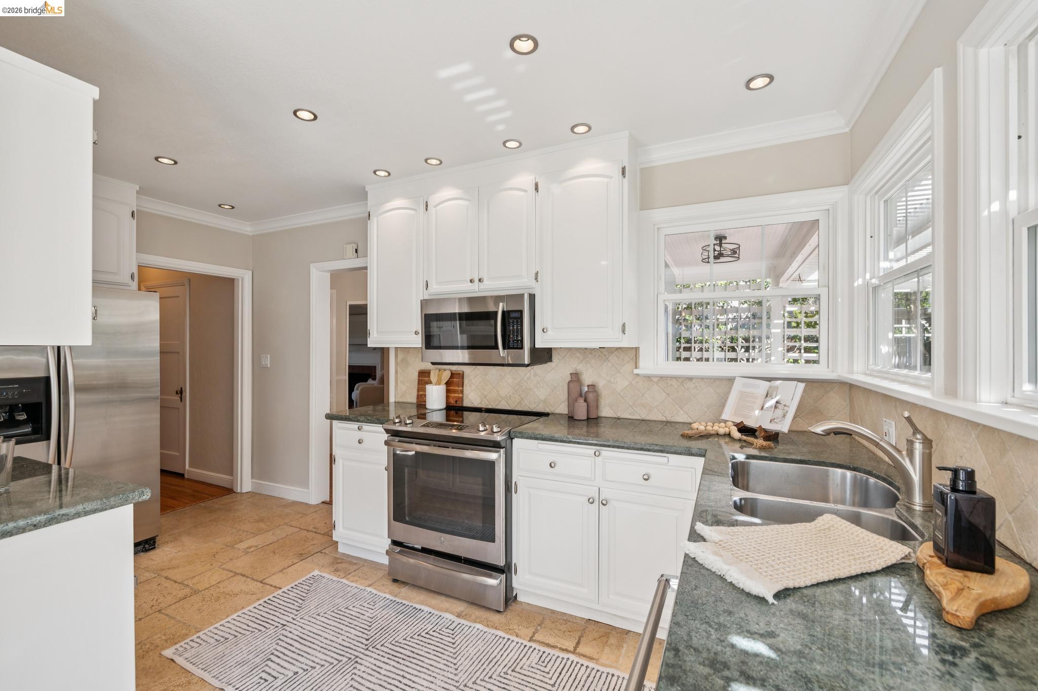 1193 Glen Dr.