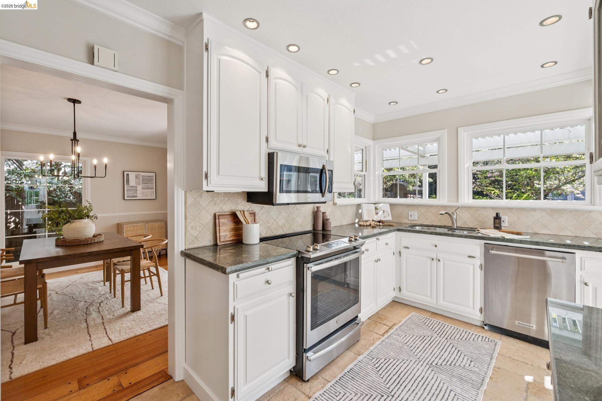 1193 Glen Dr.