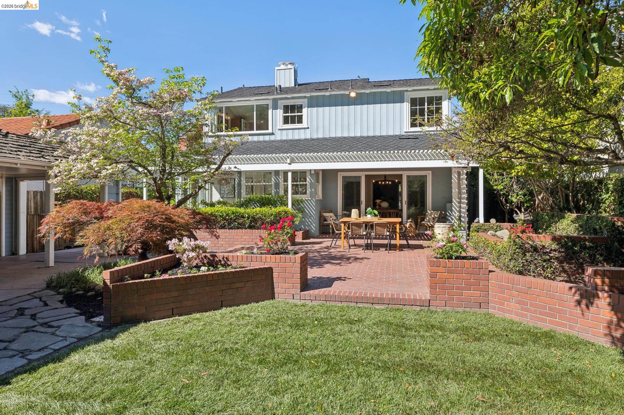 1193 Glen Dr.