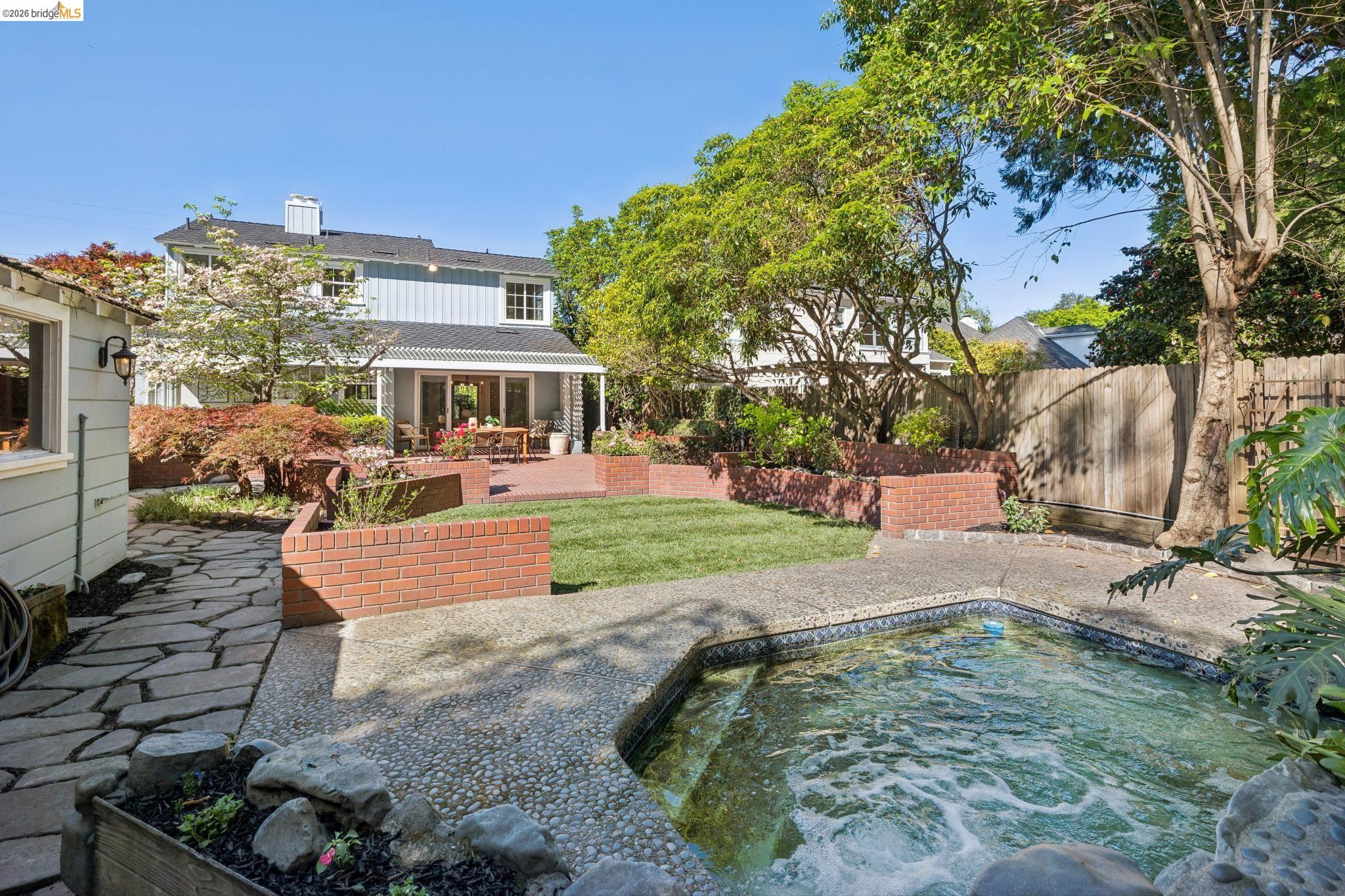 1193 Glen Dr.