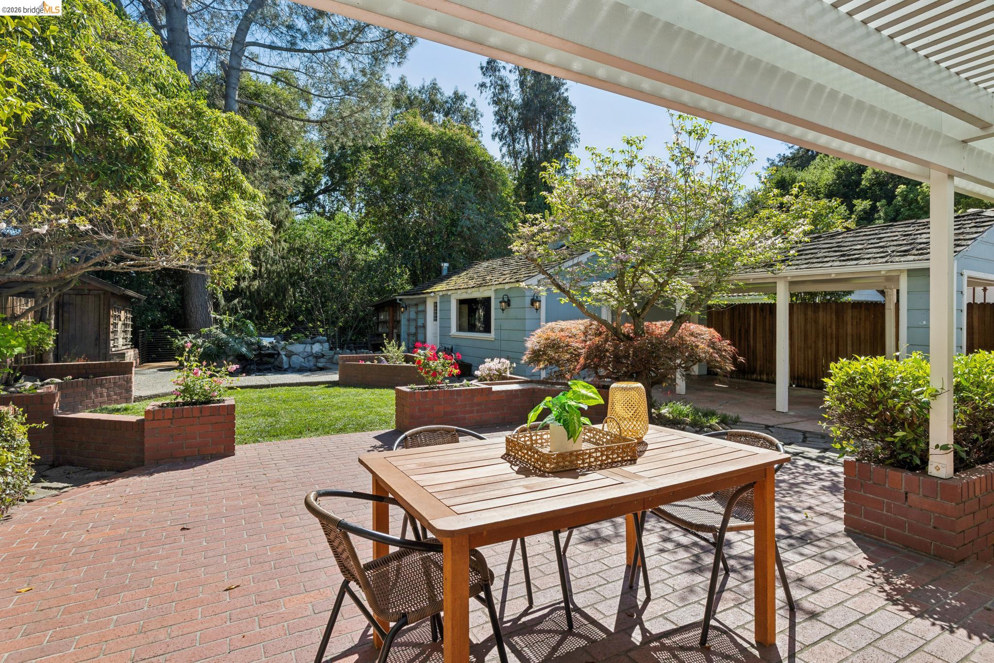1193 Glen Dr.