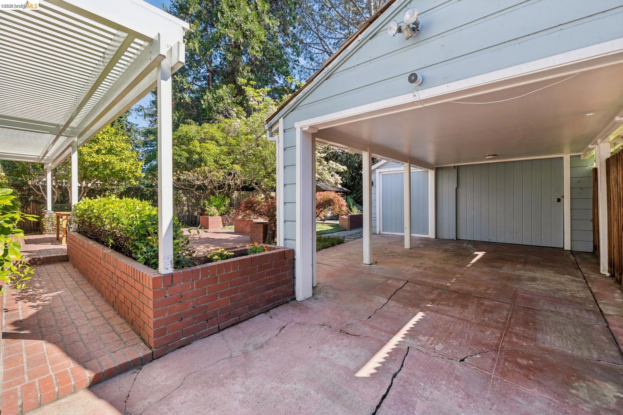 1193 Glen Dr.