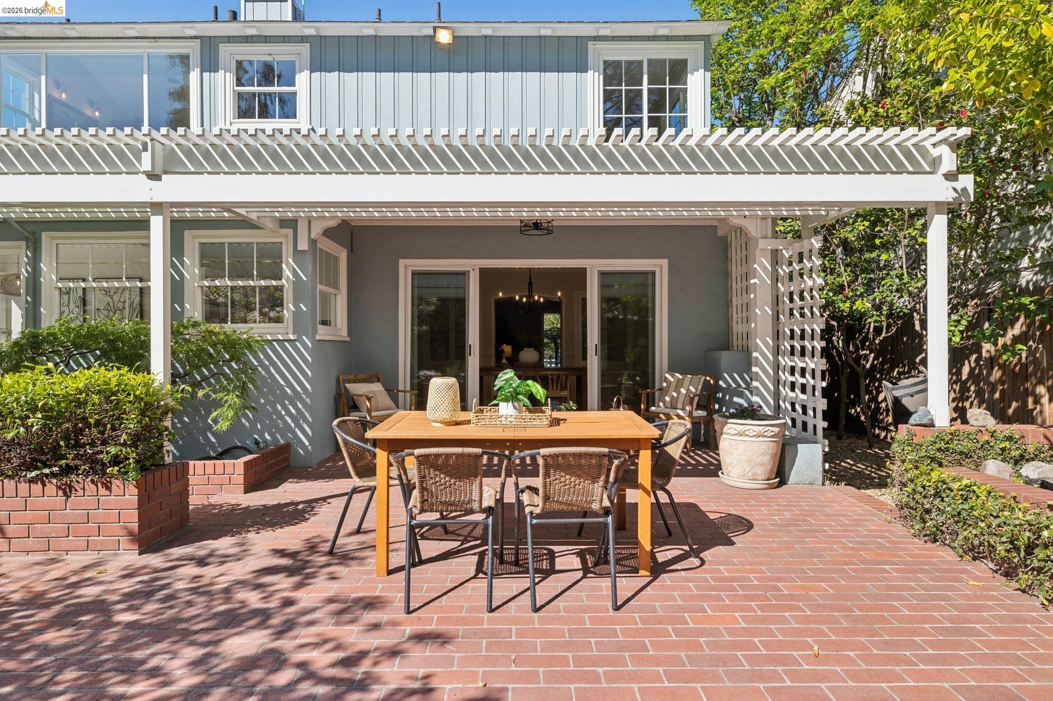1193 Glen Dr.