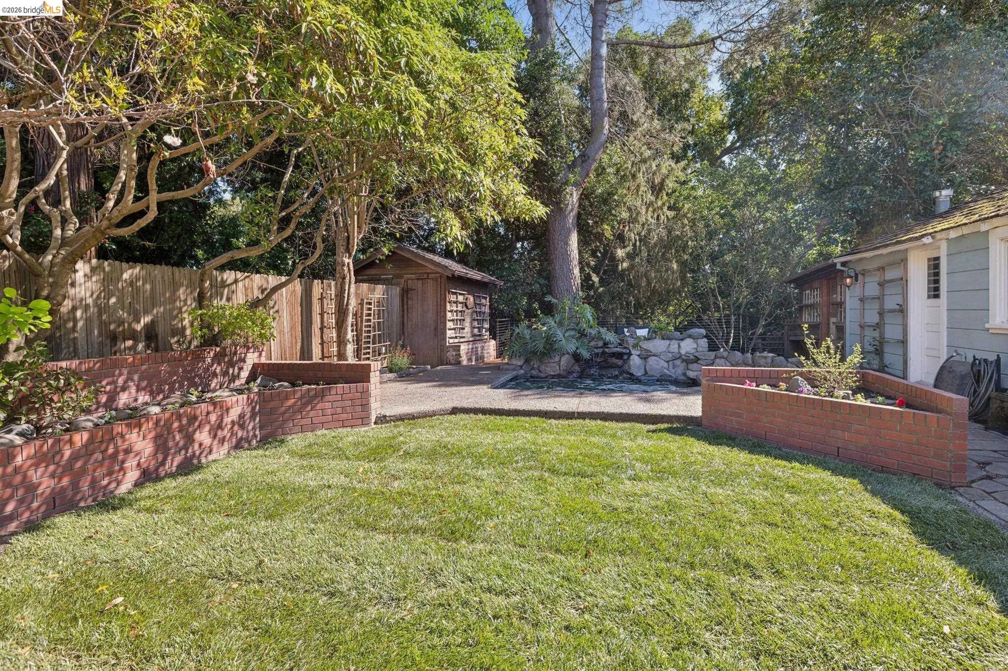 1193 Glen Dr.