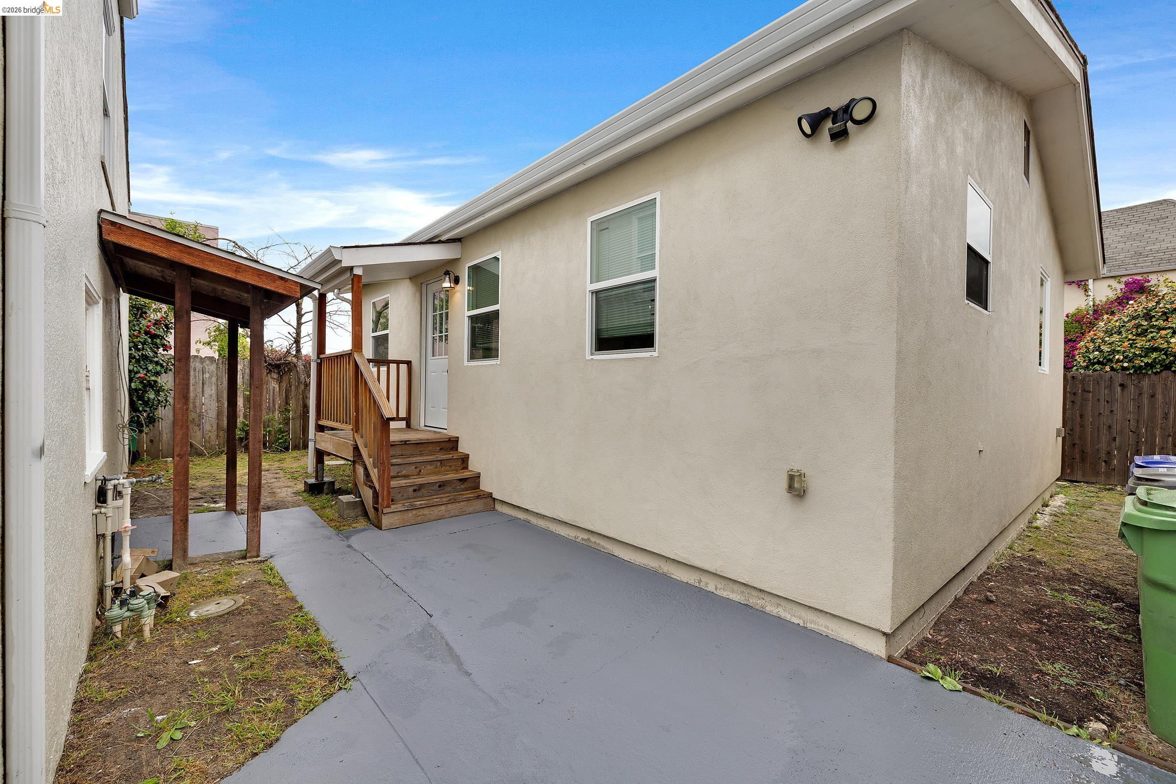 1833 108Th Ave
