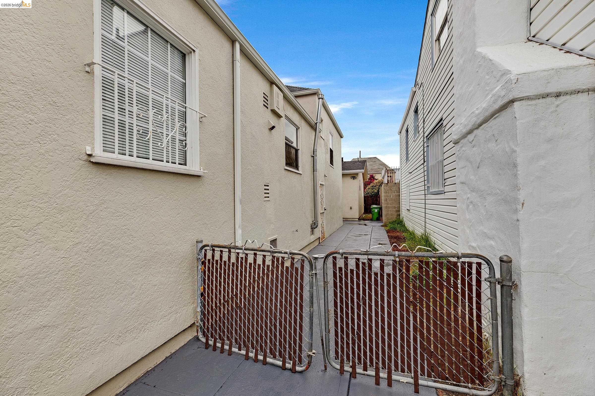 1833 108Th Ave