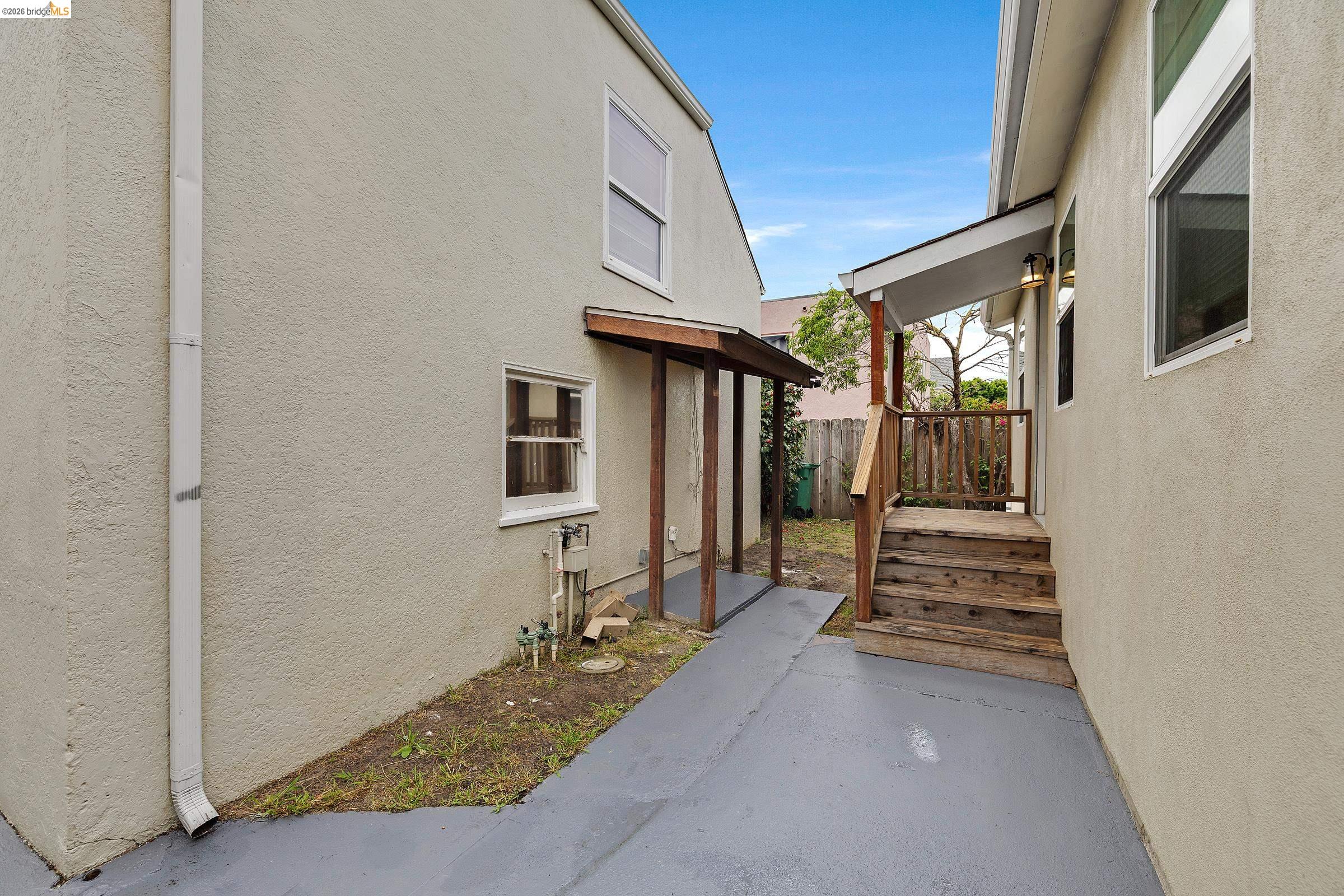 1833 108Th Ave