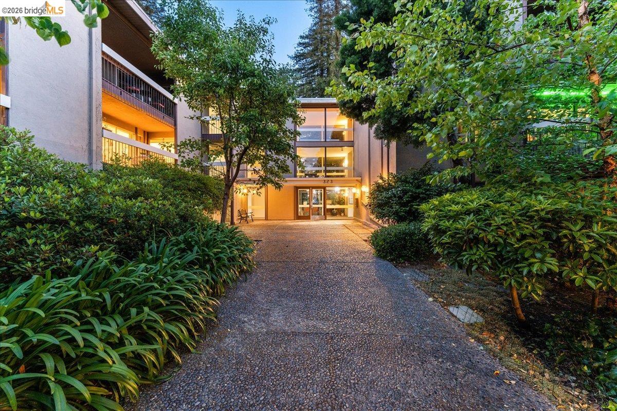 323 Monte Vista Ave # 210