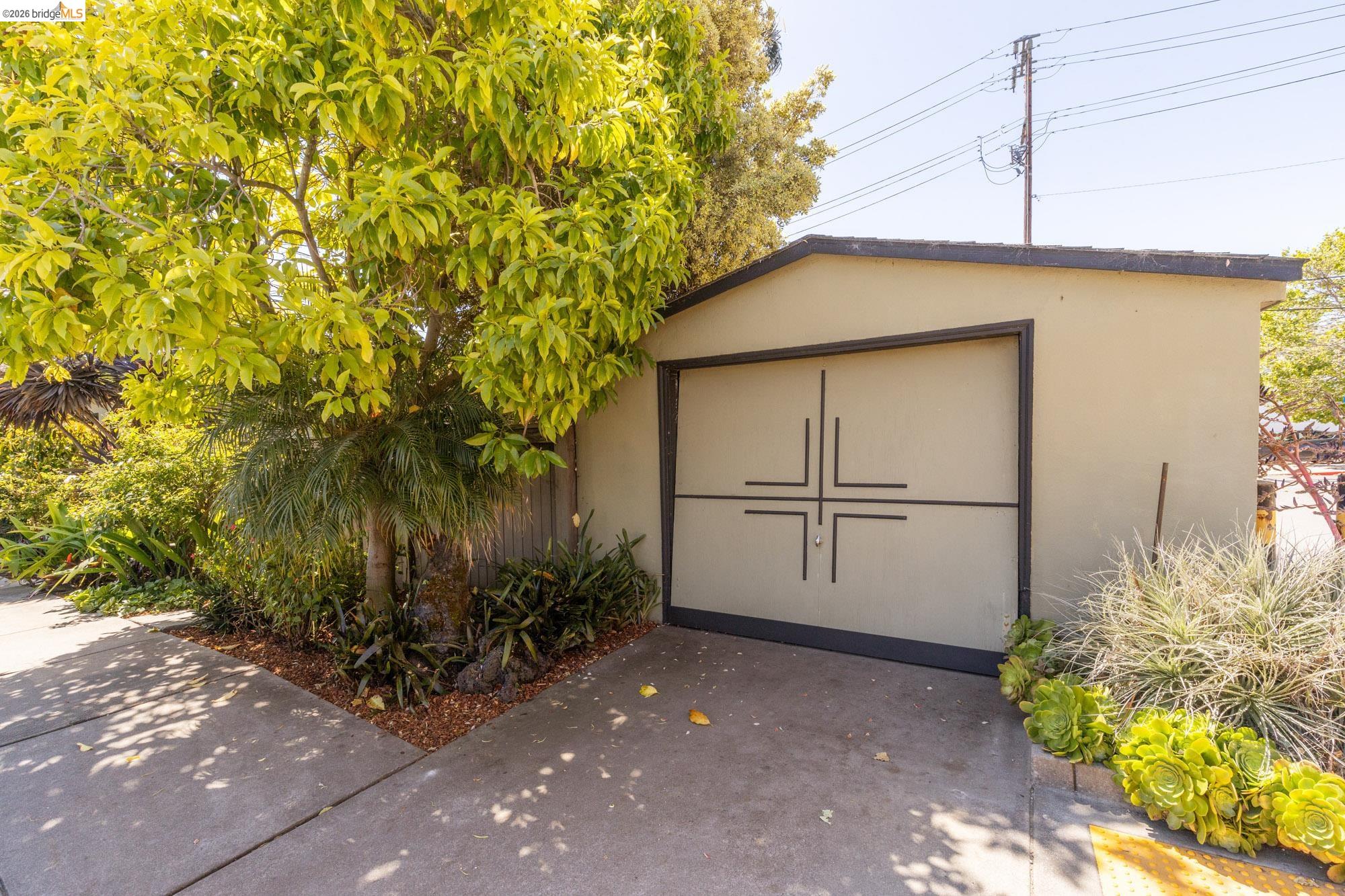 1250 Ocean Ave