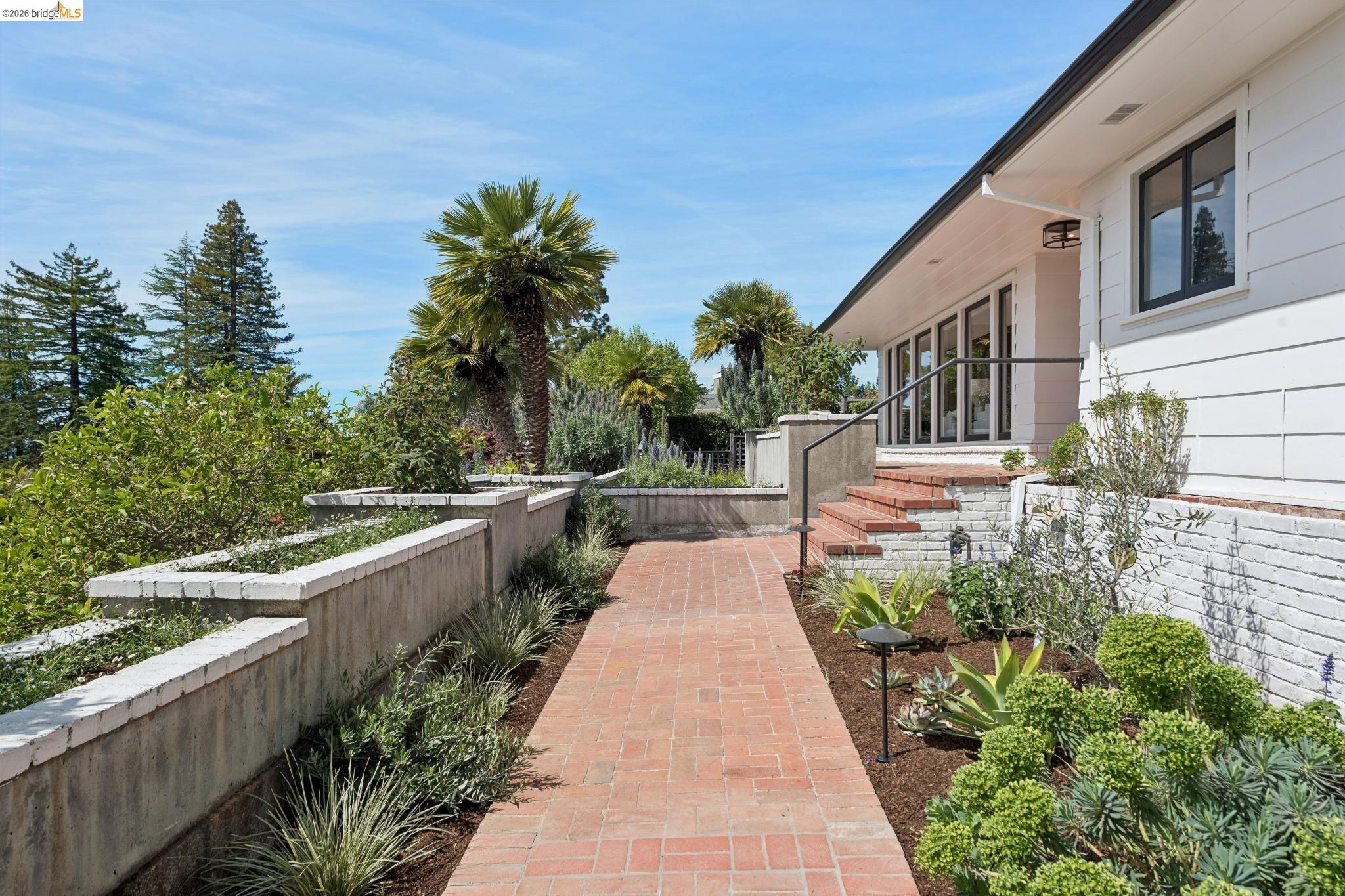 246 Pershing Dr