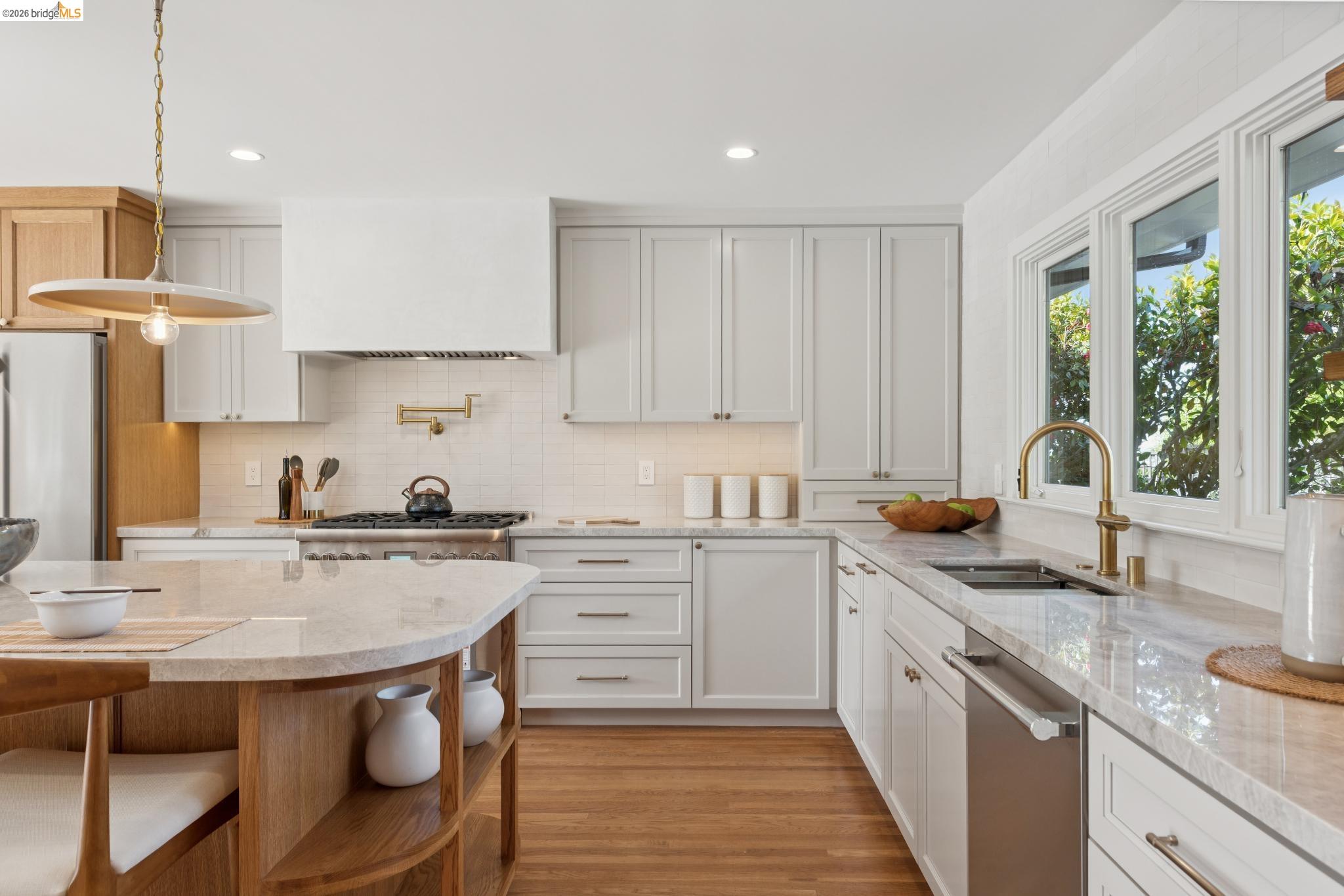 246 Pershing Dr