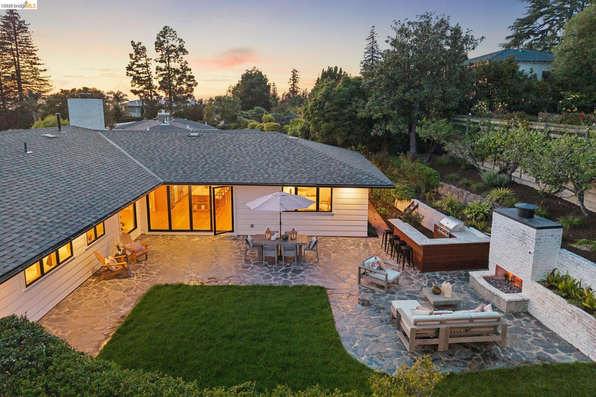 246 Pershing Dr