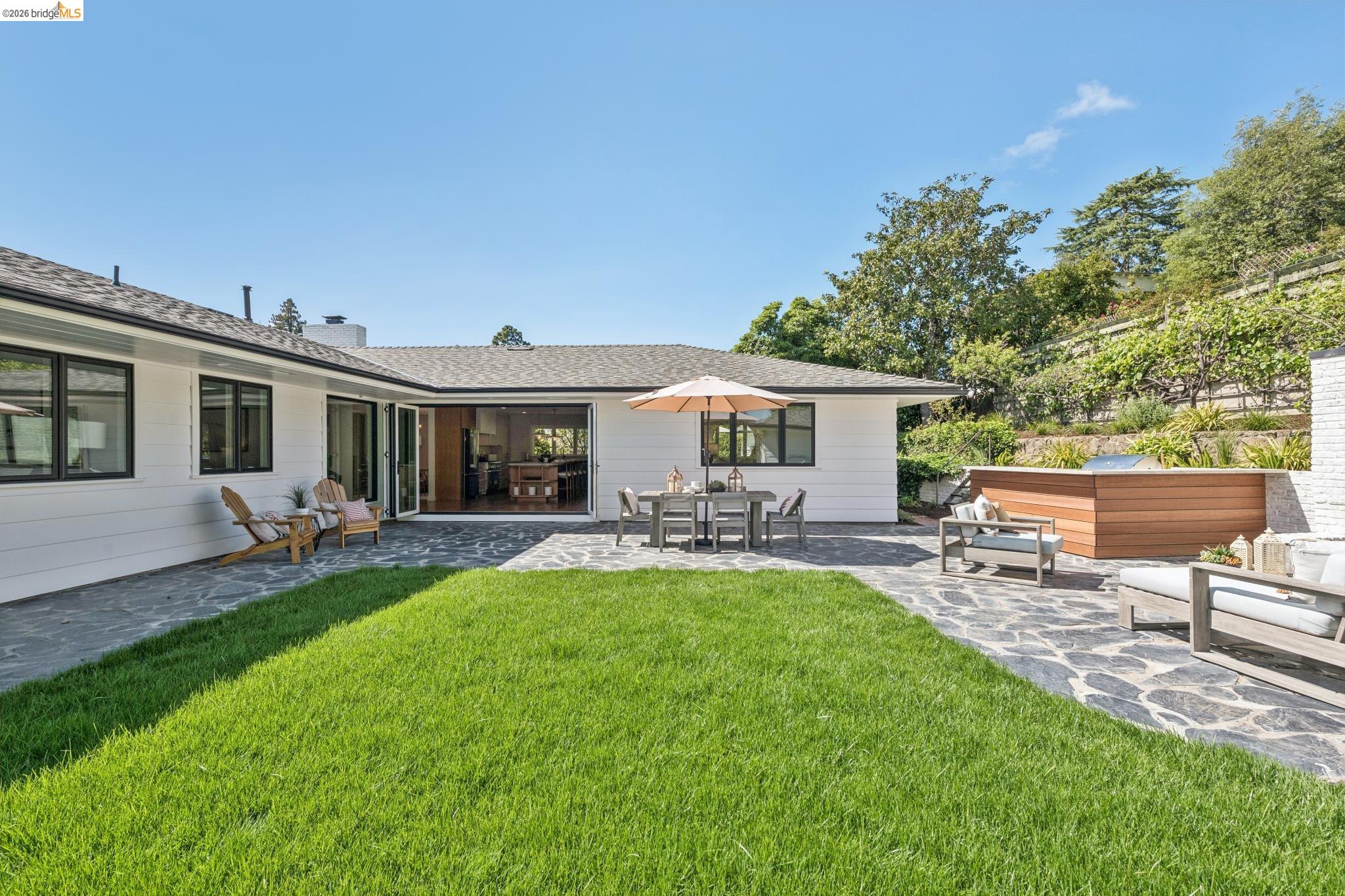 246 Pershing Dr
