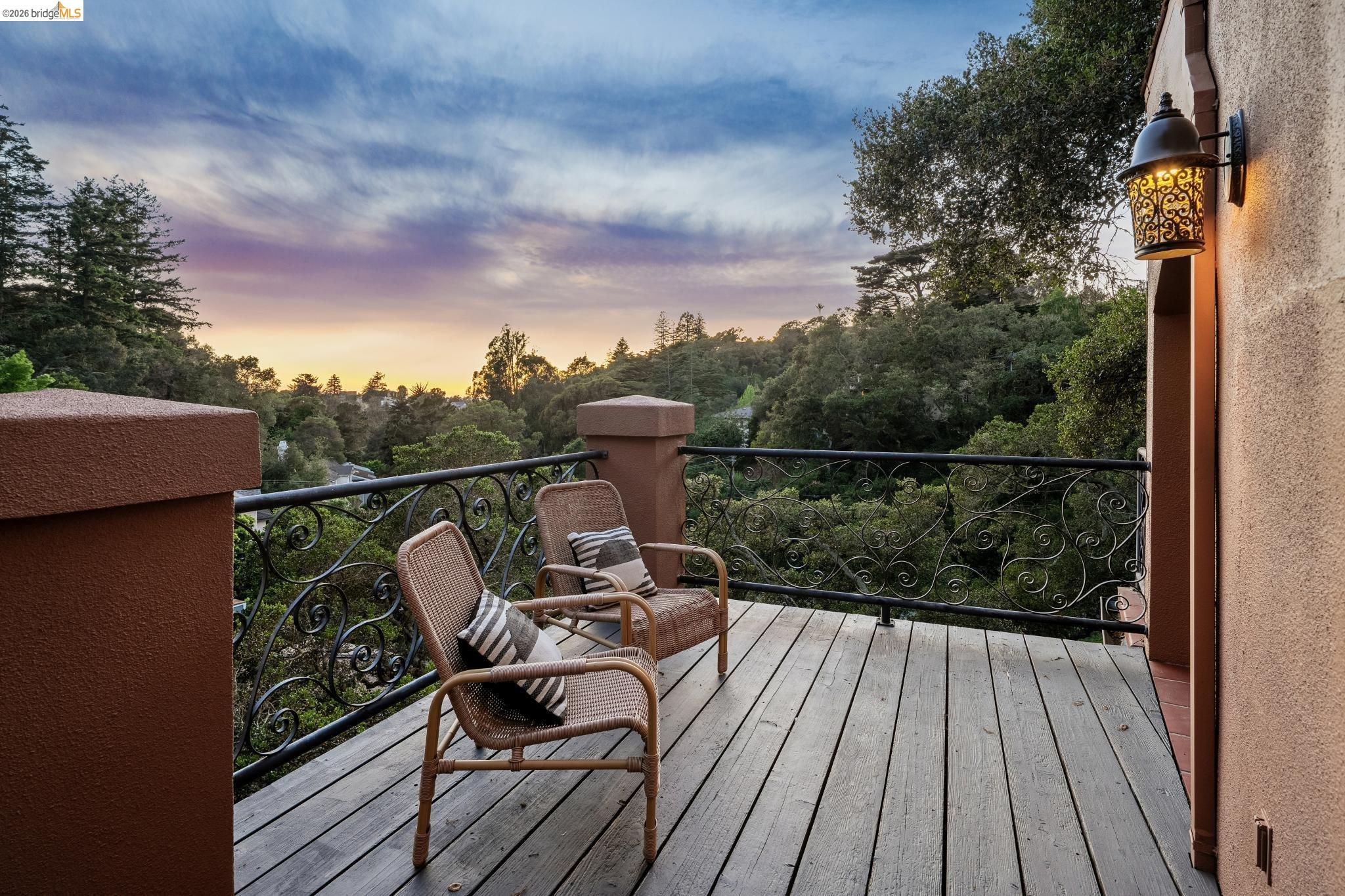 5617 Moraga