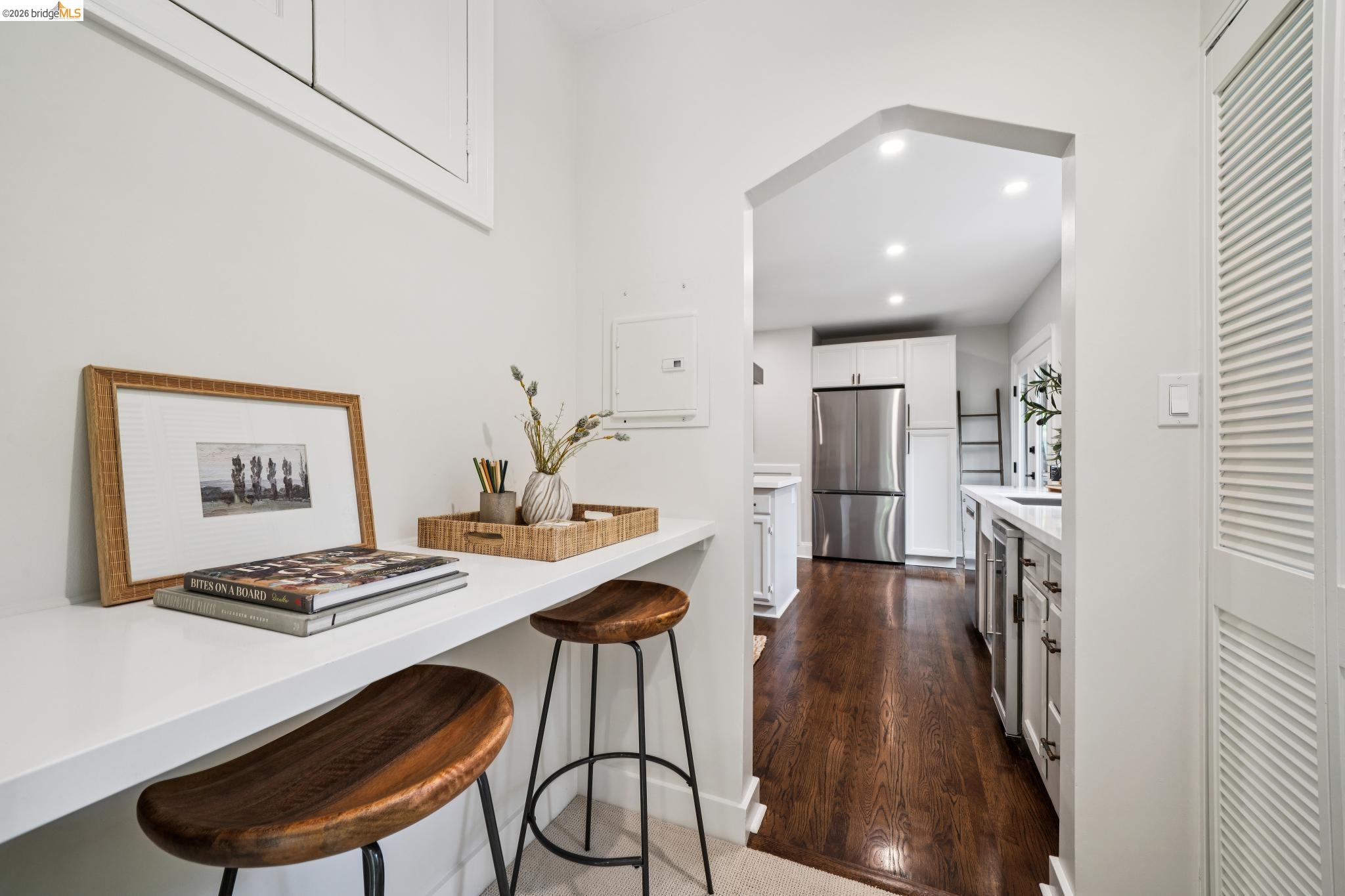 5617 Moraga