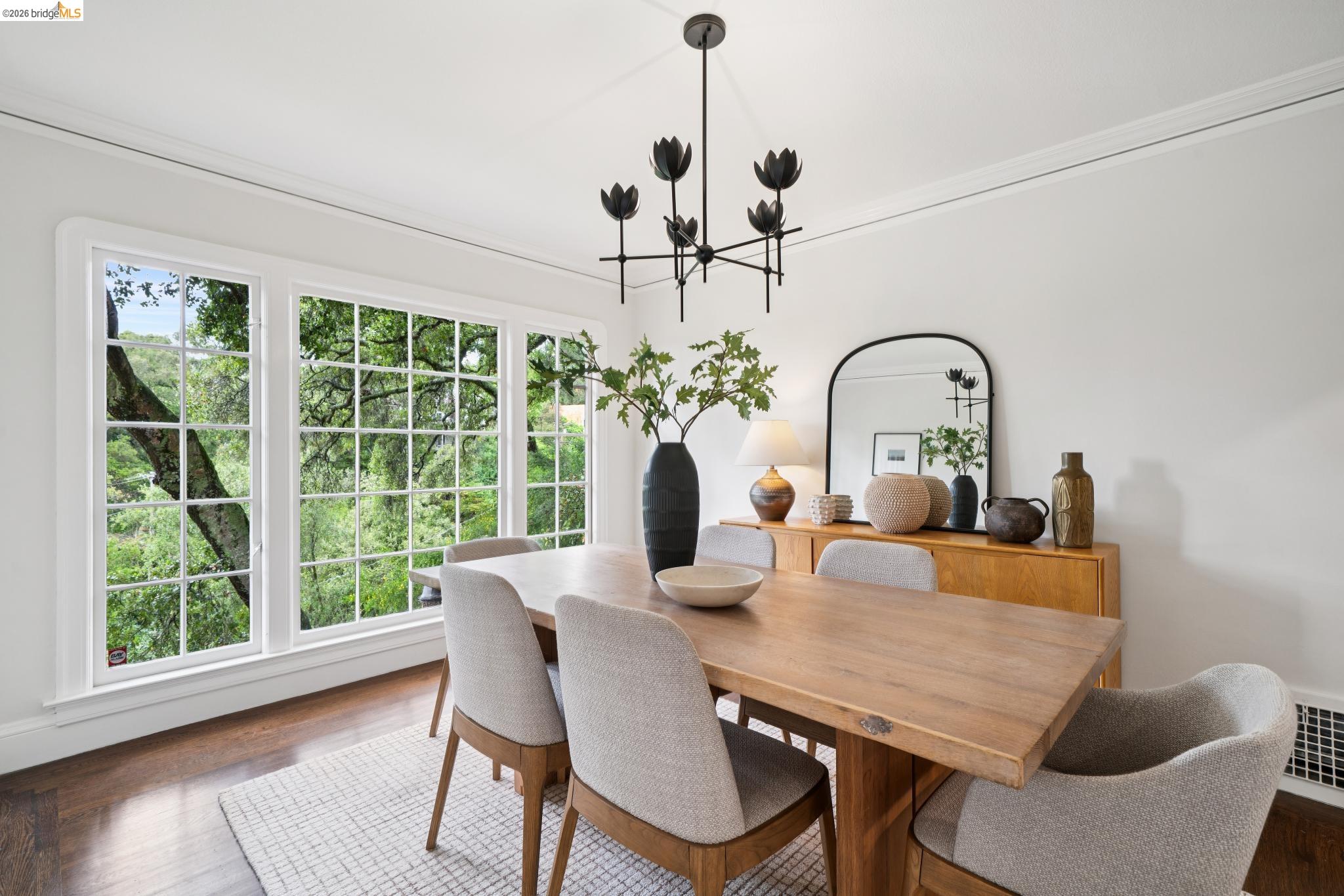 5617 Moraga