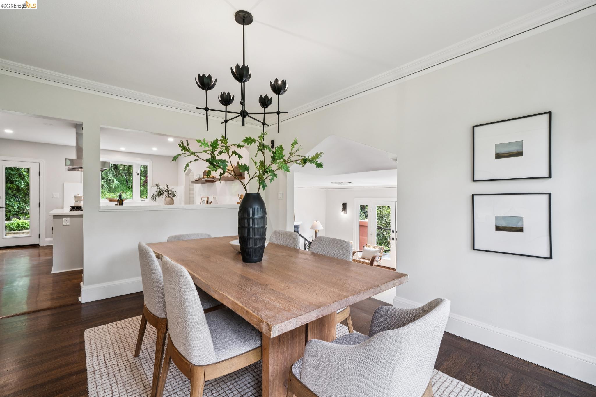 5617 Moraga