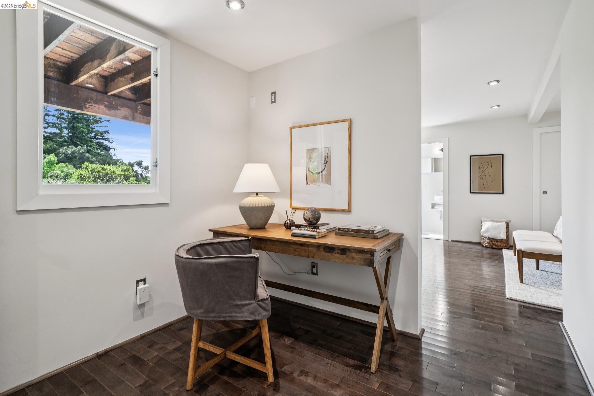 5617 Moraga