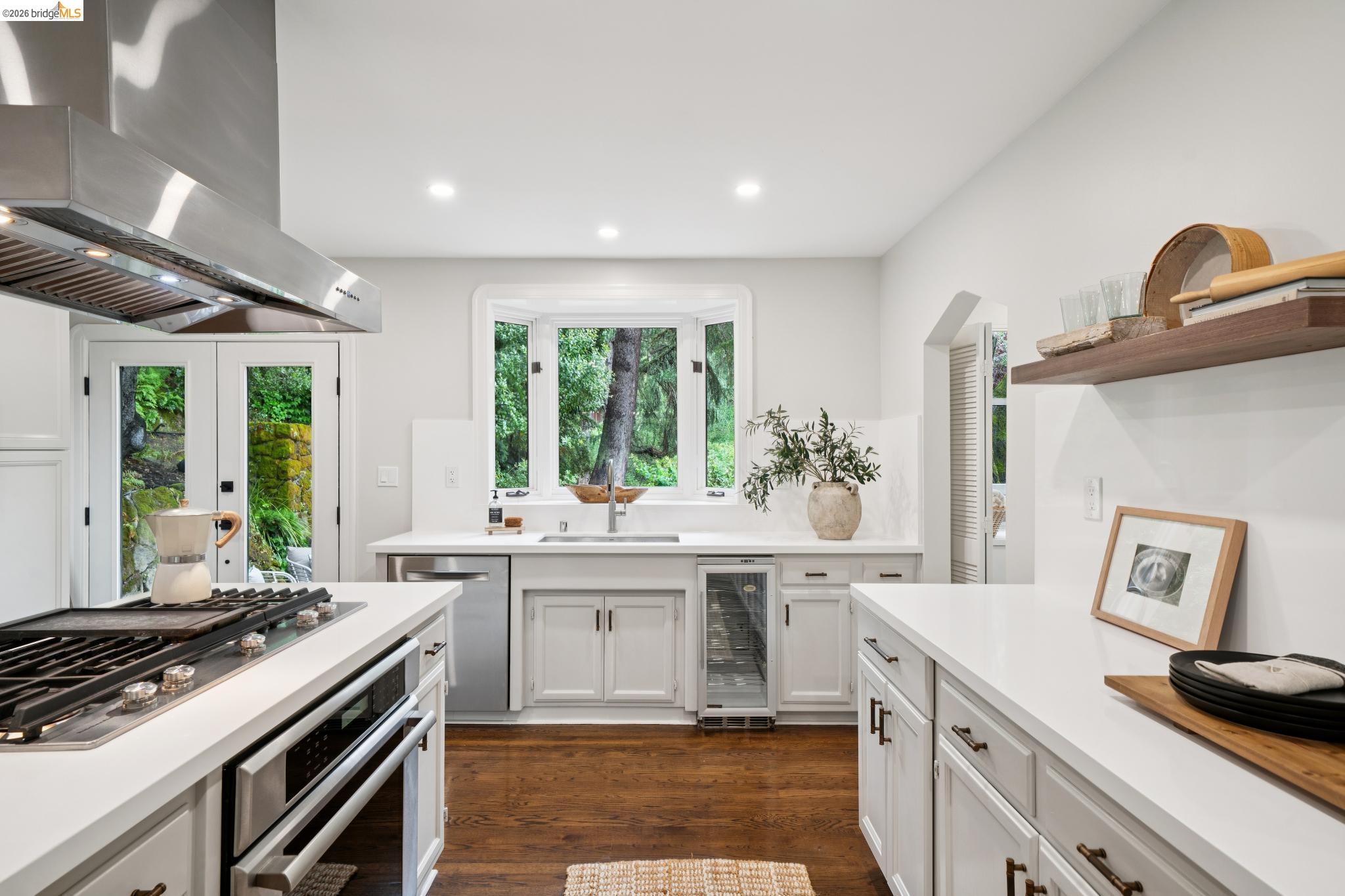 5617 Moraga