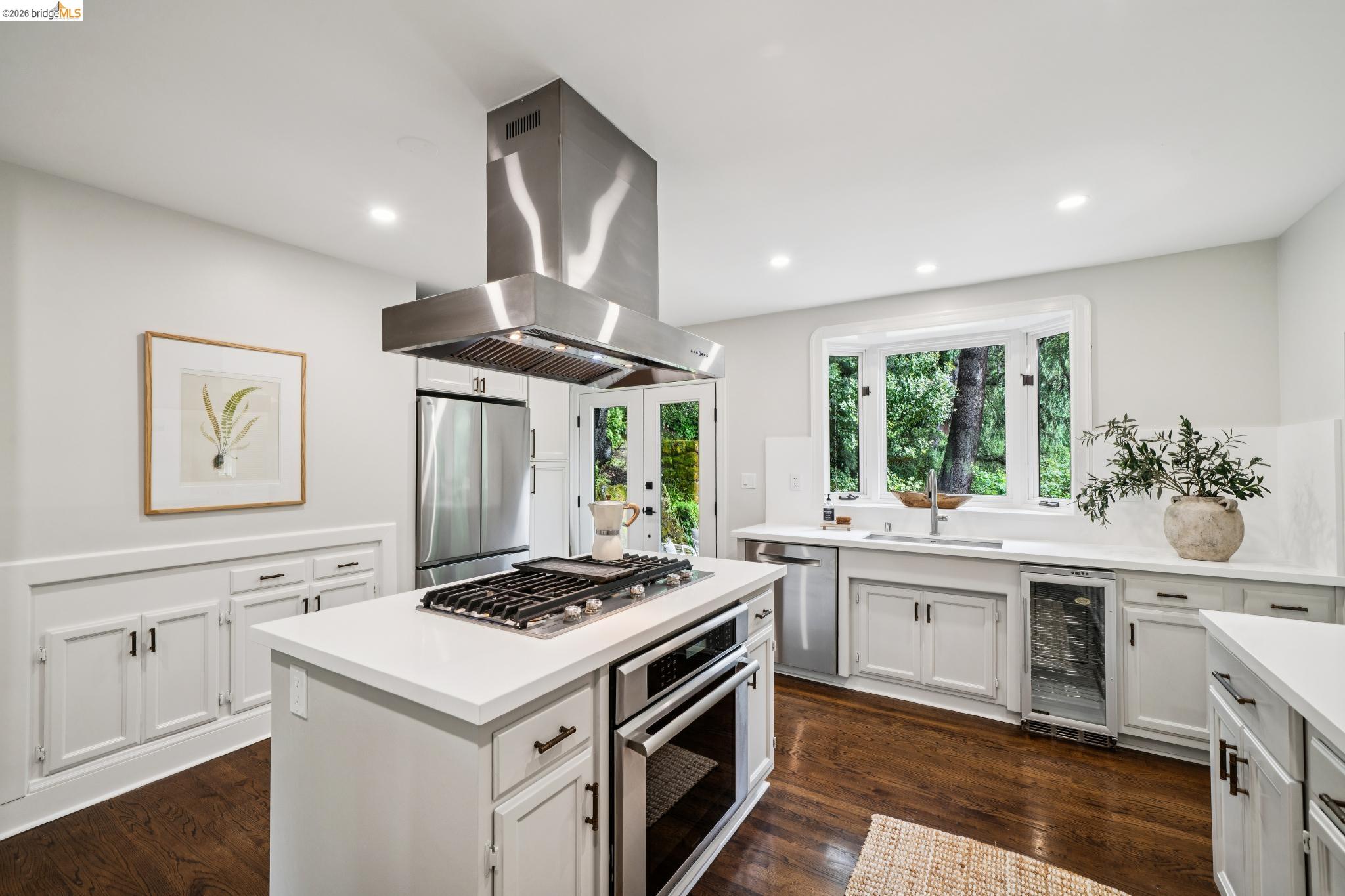 5617 Moraga