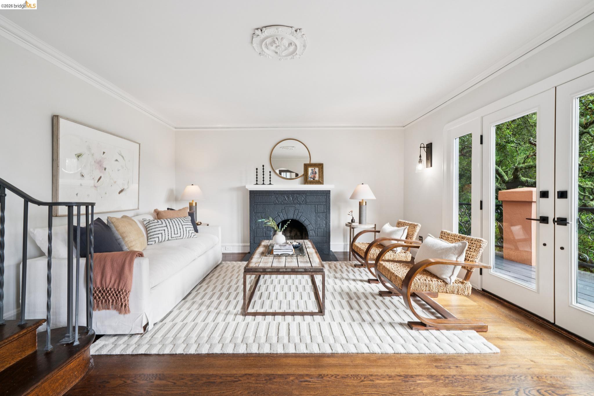 5617 Moraga