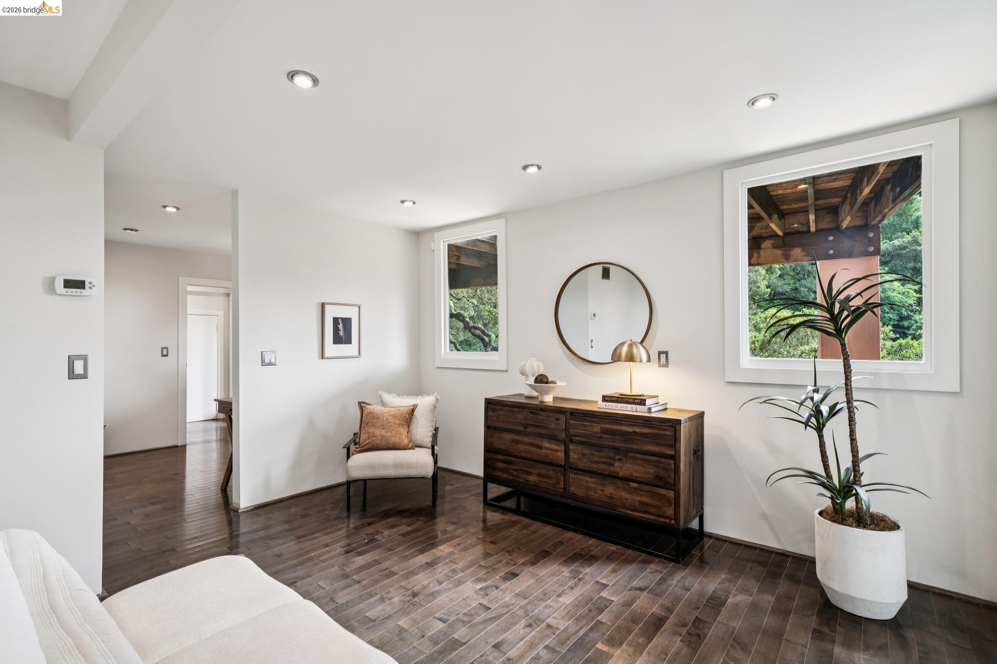 5617 Moraga