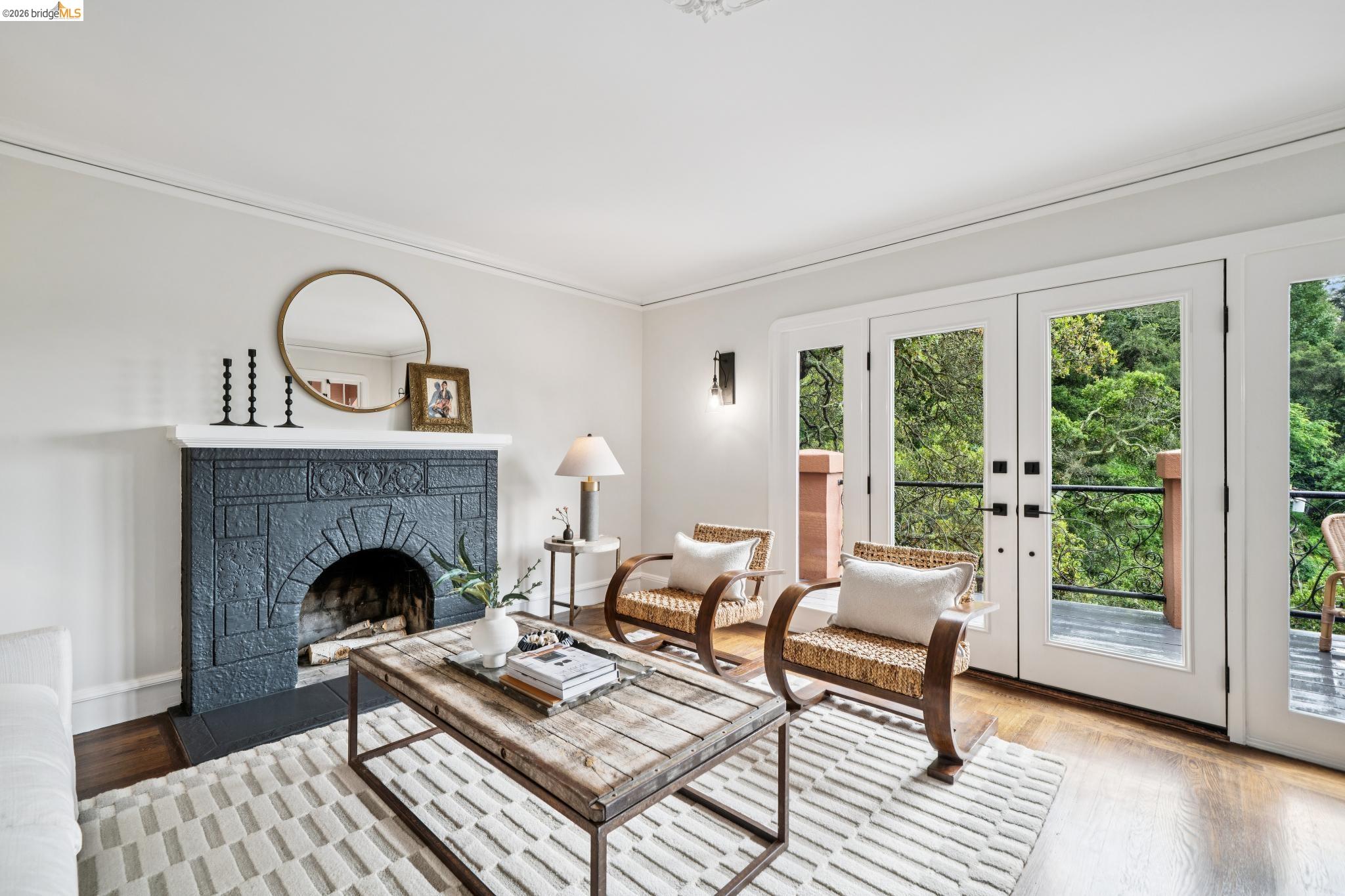 5617 Moraga