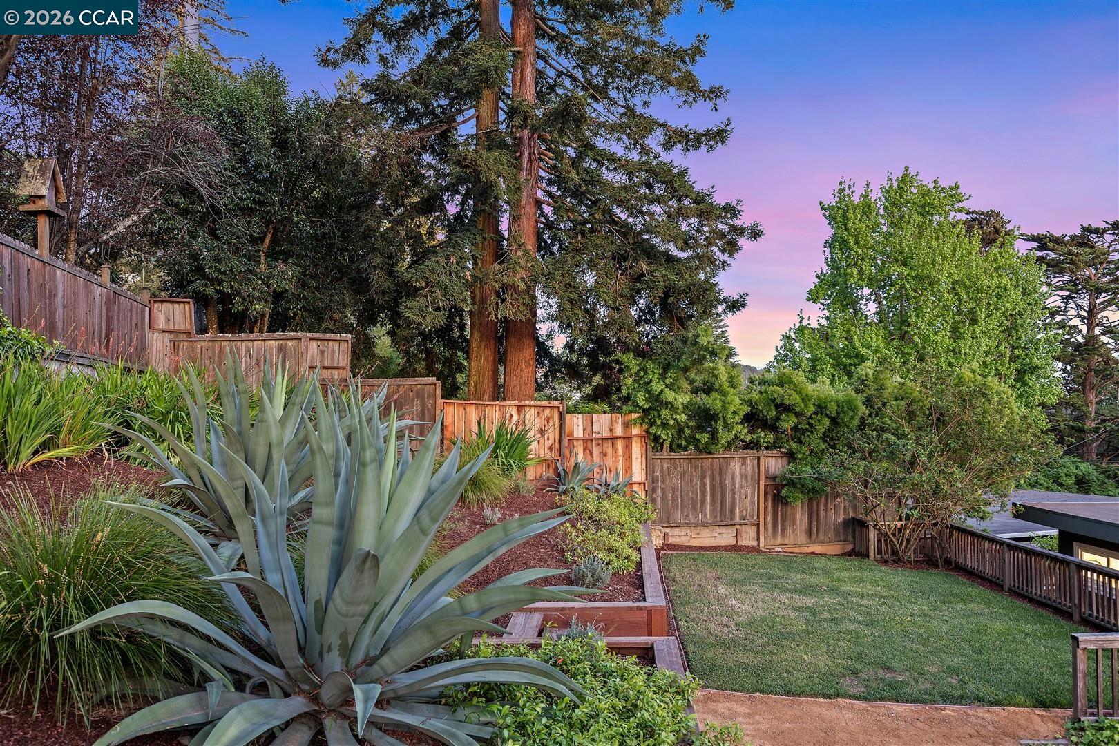 6555 Saroni Dr