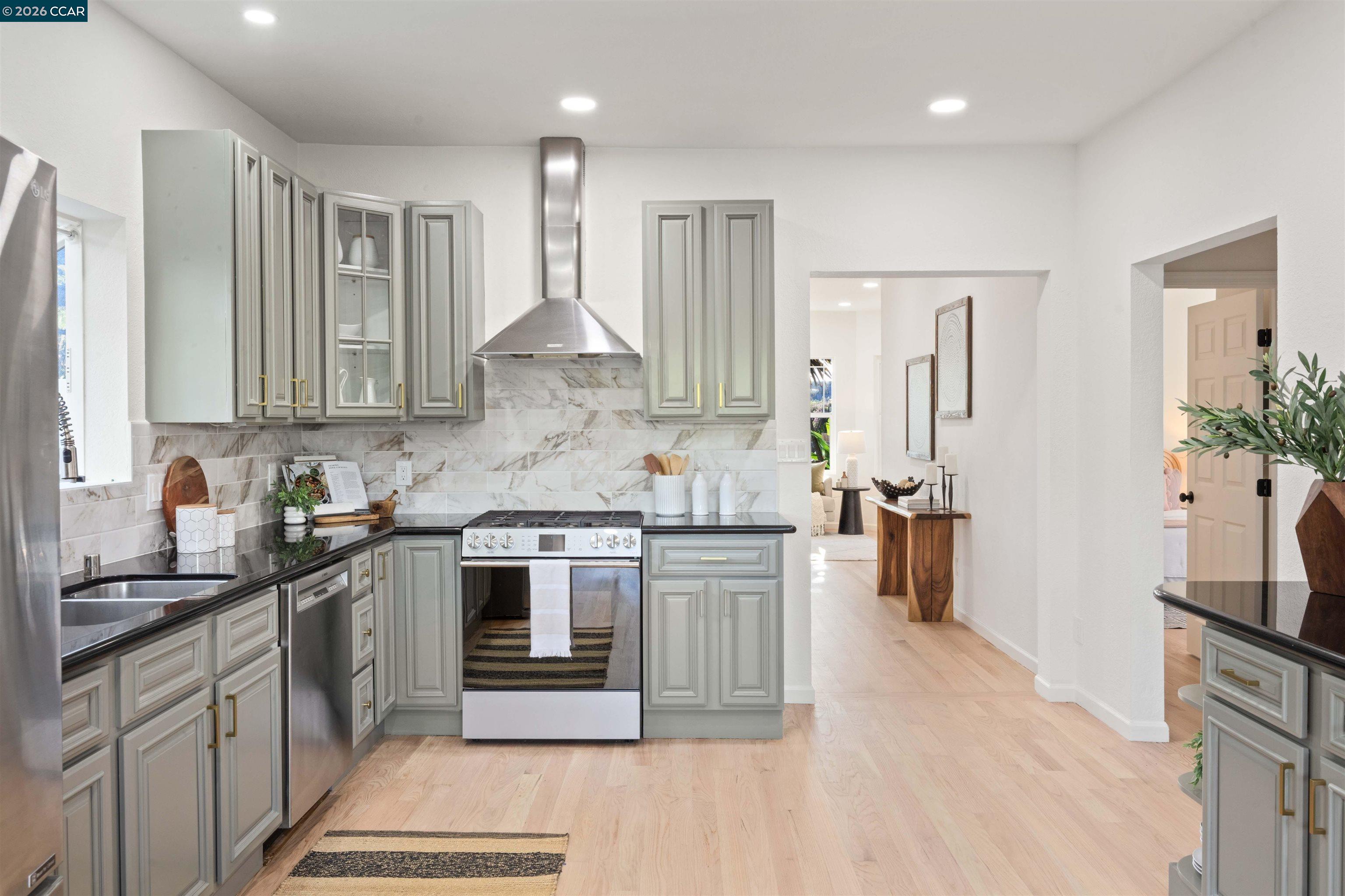 3131 Mabel St