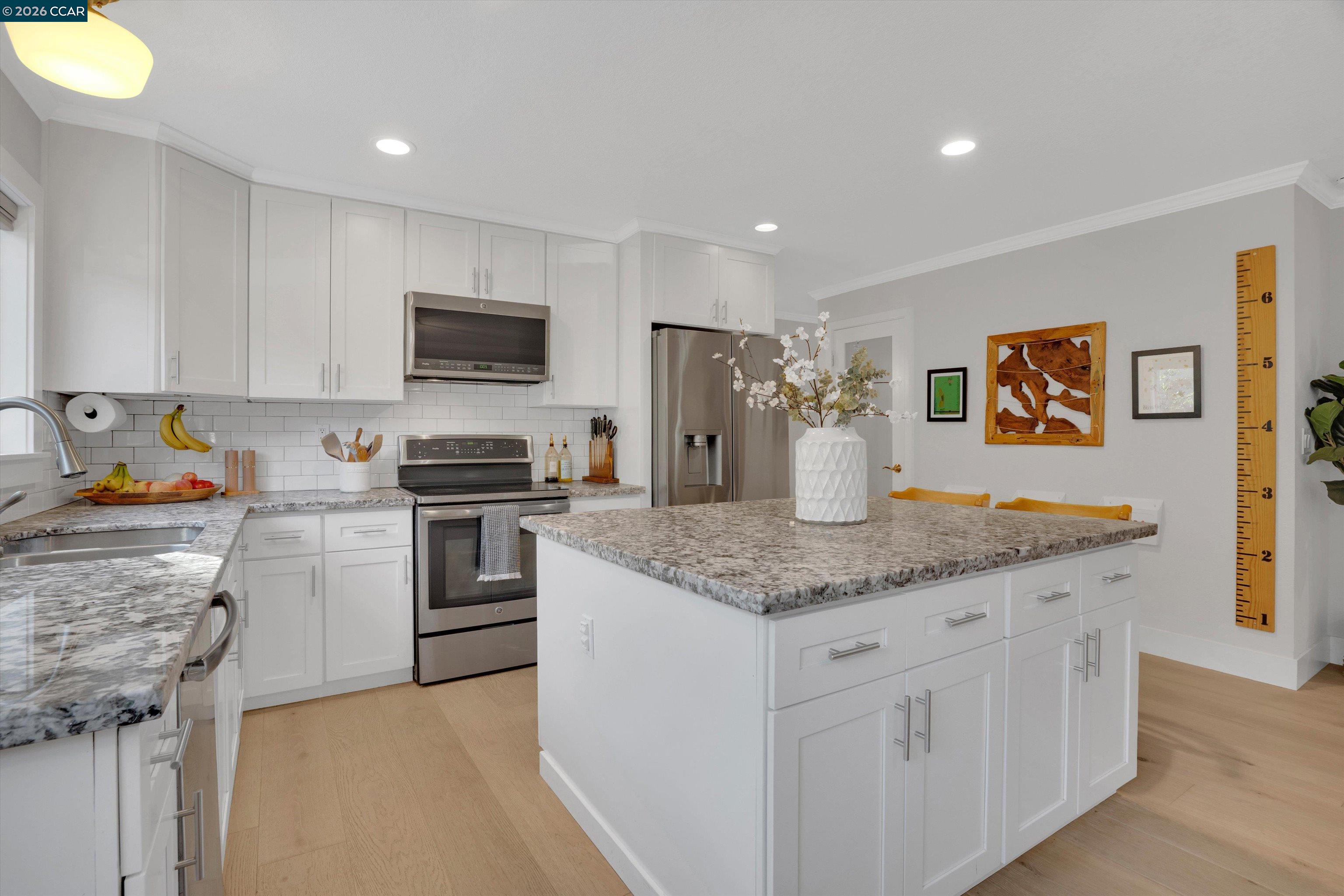 644 Linden Ln