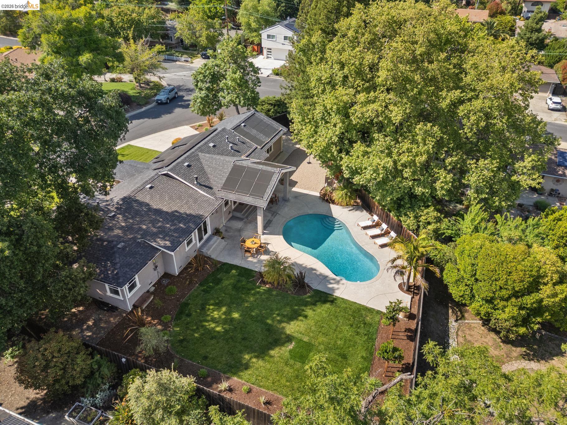 230 Valley Dr